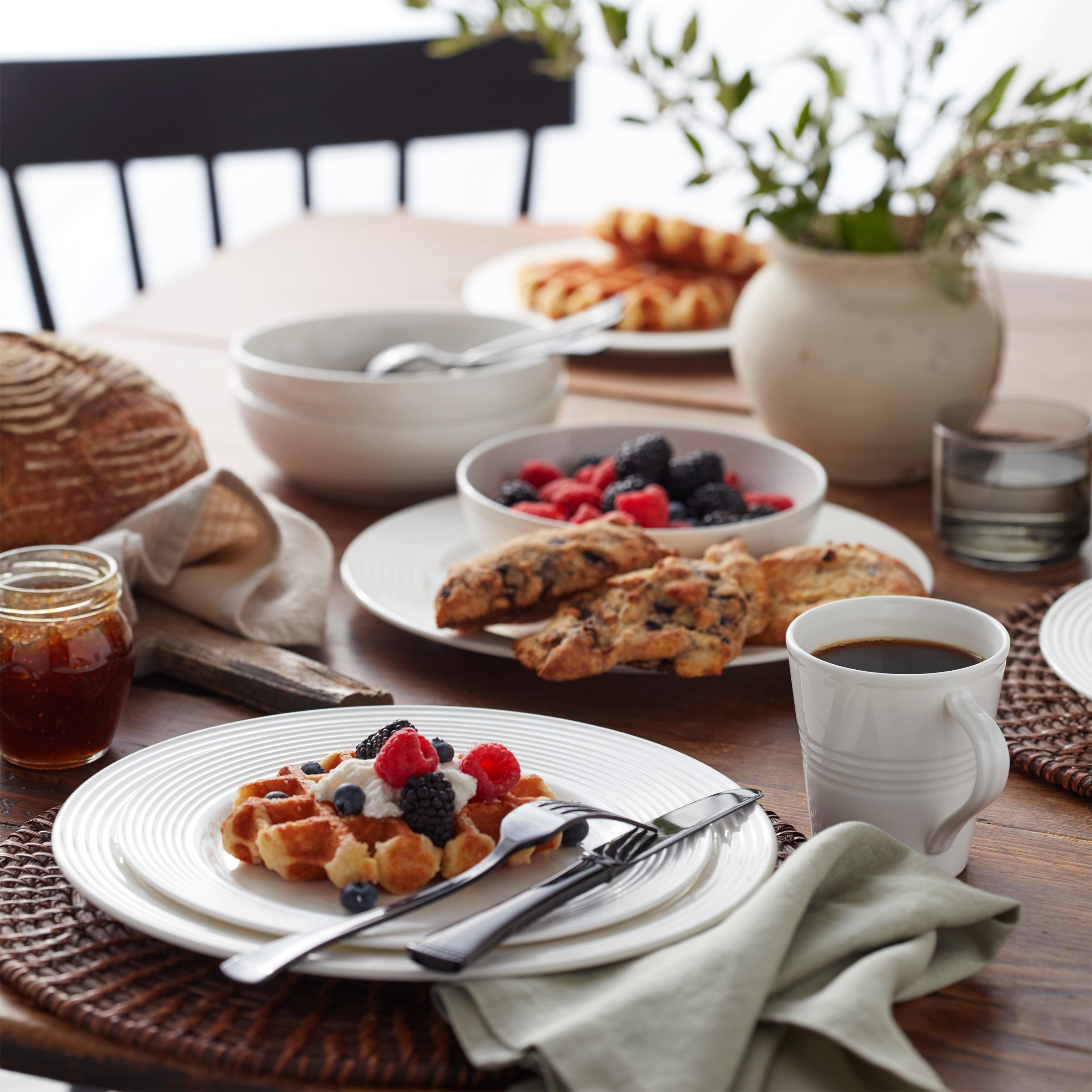 Tin Can Alley Seven Degree 4-Piece Dinnerware Set - Elegant Tableware for Casual Dining & Entertaining