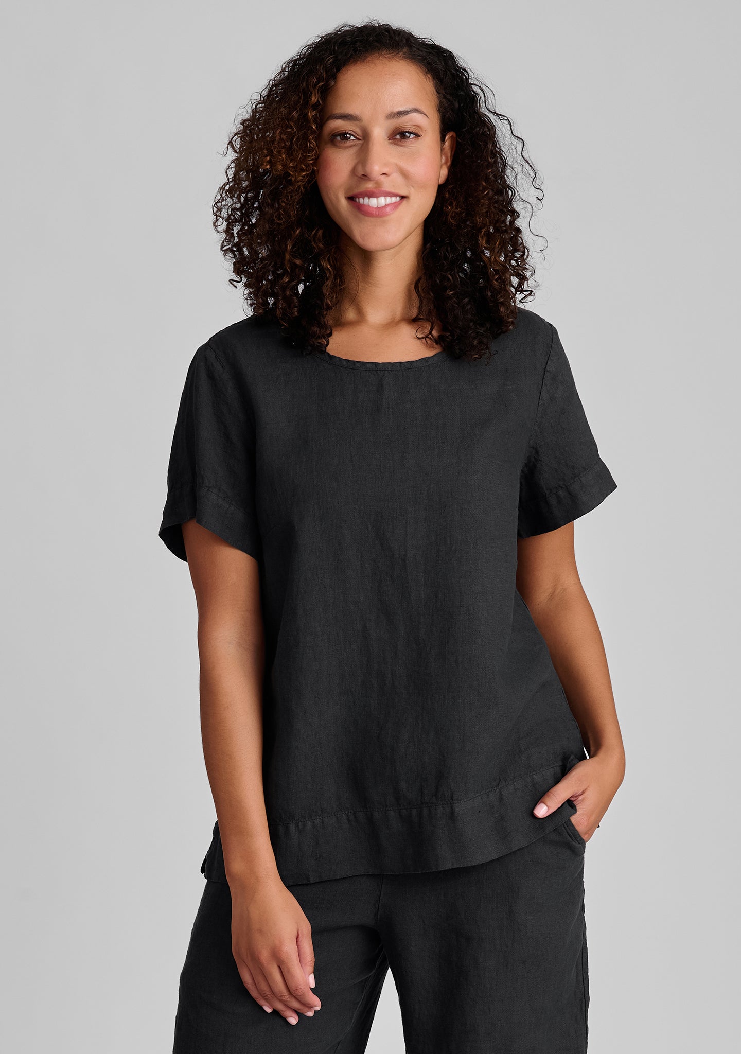 Roadie Tee - Premium Linen T-Shirt for Men & Women | Breathable & Comfortable Casual Wear | Perfect for Travel, Summer Outfits, and Everyday Style