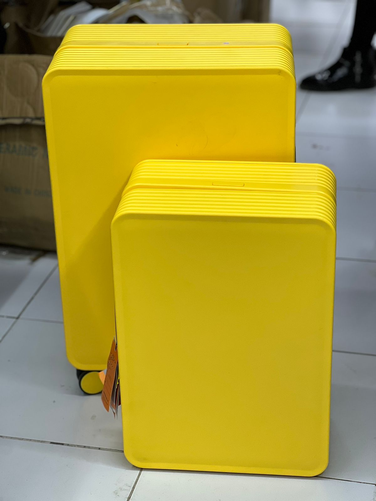 2-Piece Zipperless Suitcase Set in Yellow - Perfect for Travel, Business Trips & Weekend Getaways
