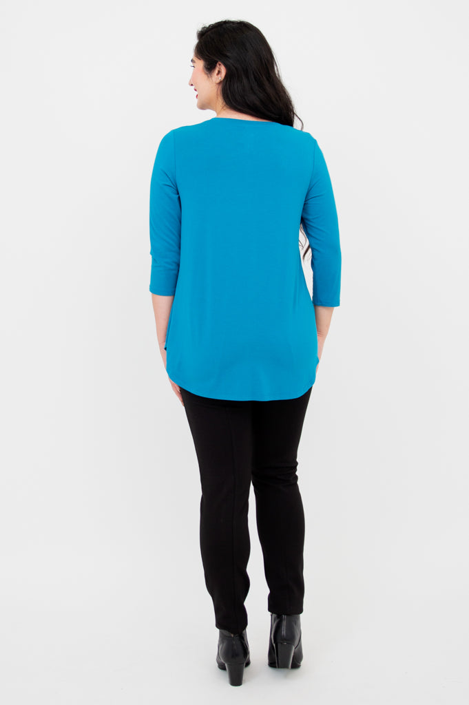 Jazz 3/4 Sleeve Women's Tops - Soft Bamboo Fabric, Flowy Wave Design for Casual Wear, Perfect for Summer Outfits & Beach Vacations
