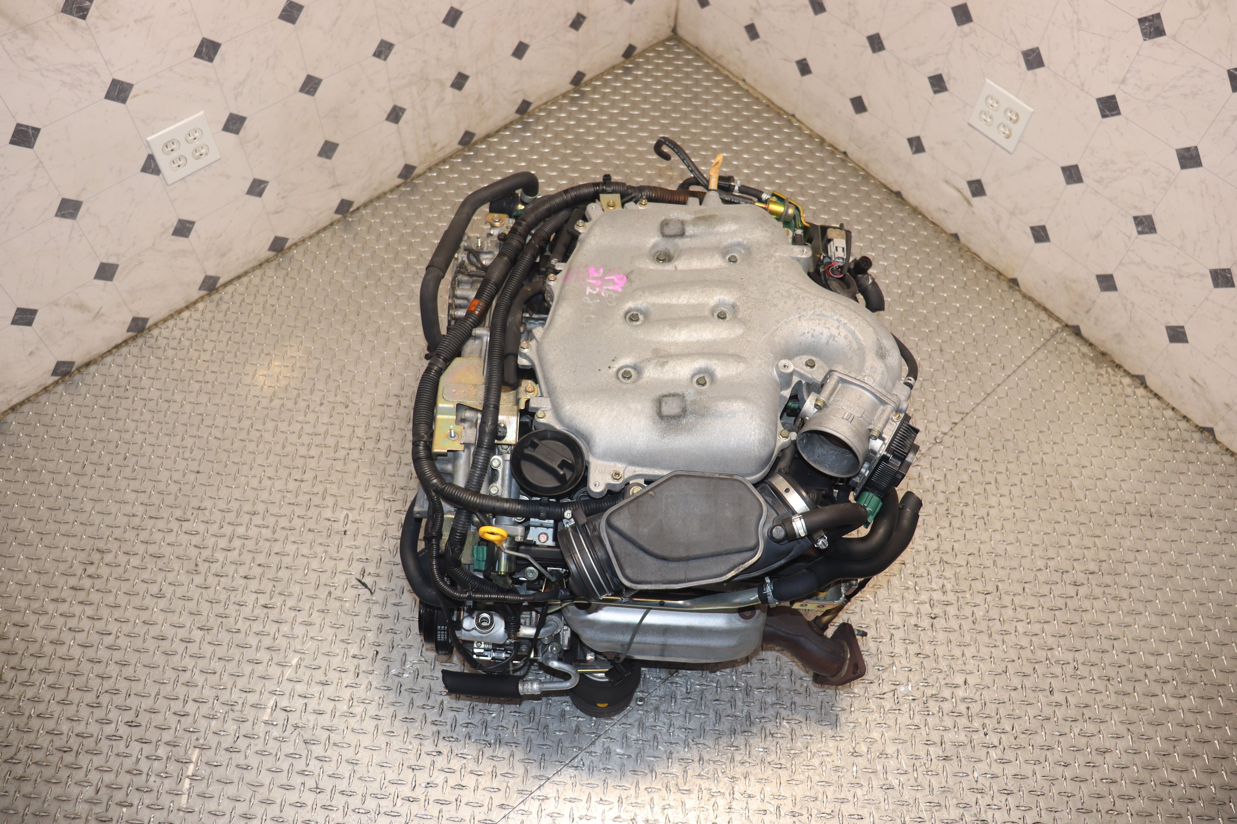JDM 2003-2005 Nissan 350Z & Infiniti G35 VQ35DE 3.5L Non-Revup Engine - Replacement Motor for Performance Upgrades & Classic Car Restoration