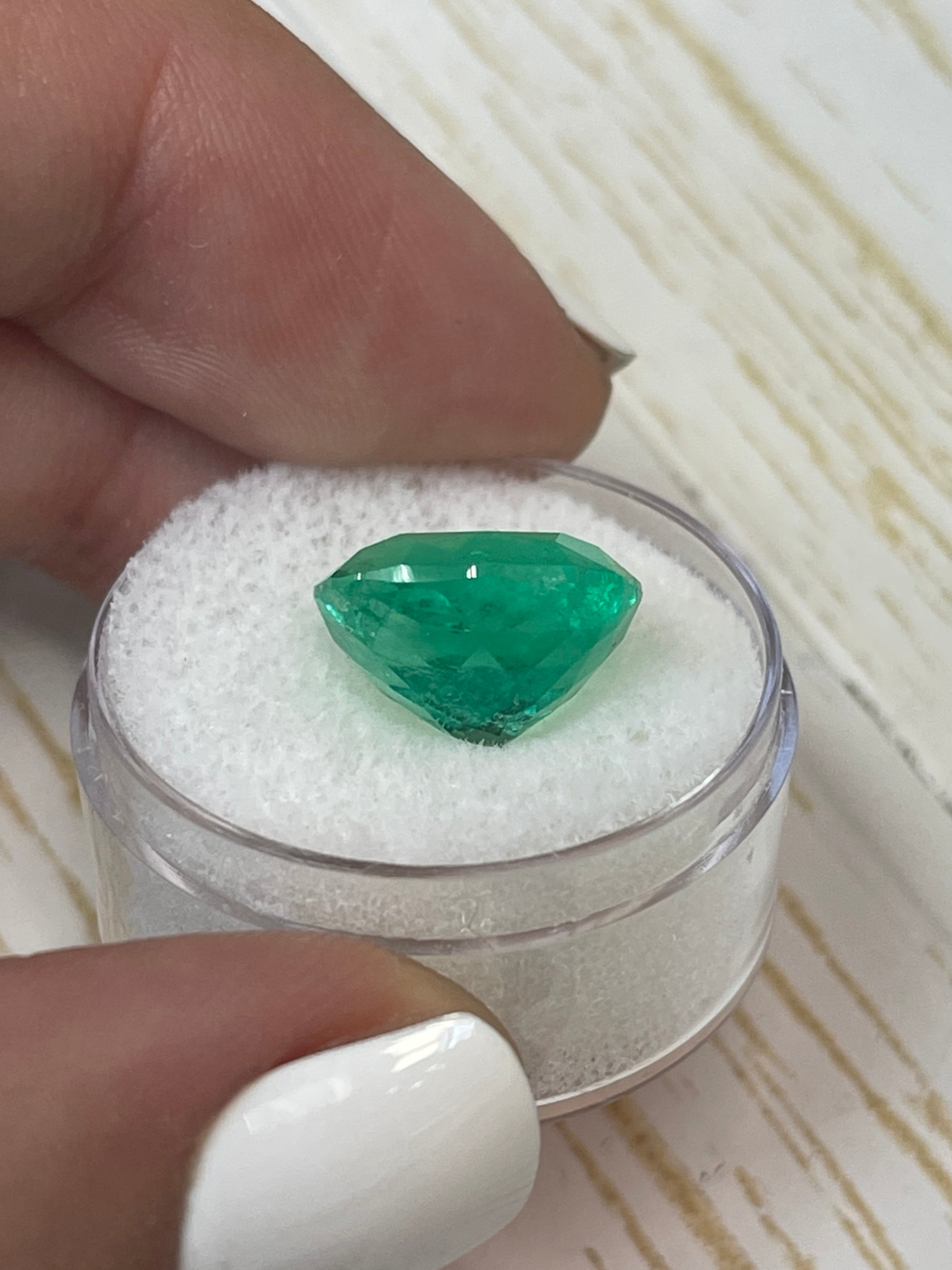 8.20 Carat Muzo Green Natural Loose Colombian Emerald - 13.4x11.5mm Cushion Cut Gemstone for Jewelry Making & Engagement Rings
