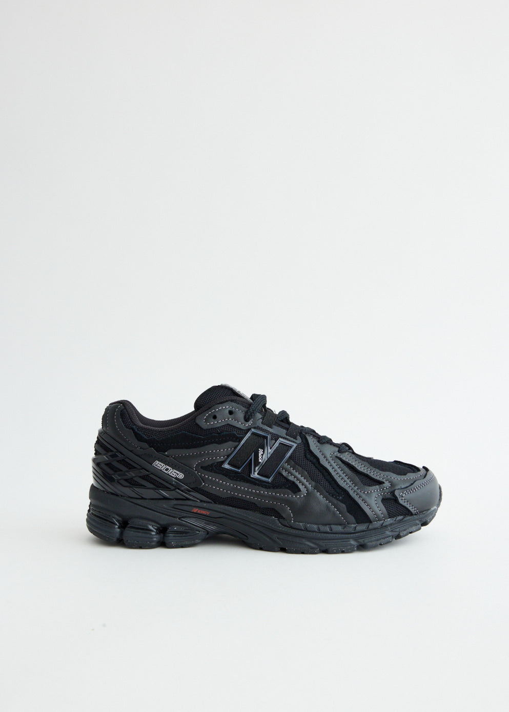 1906D New Vintage Black Sneakers for Men - Retro Casual Shoes for Walking, Running & Streetwear Fashion