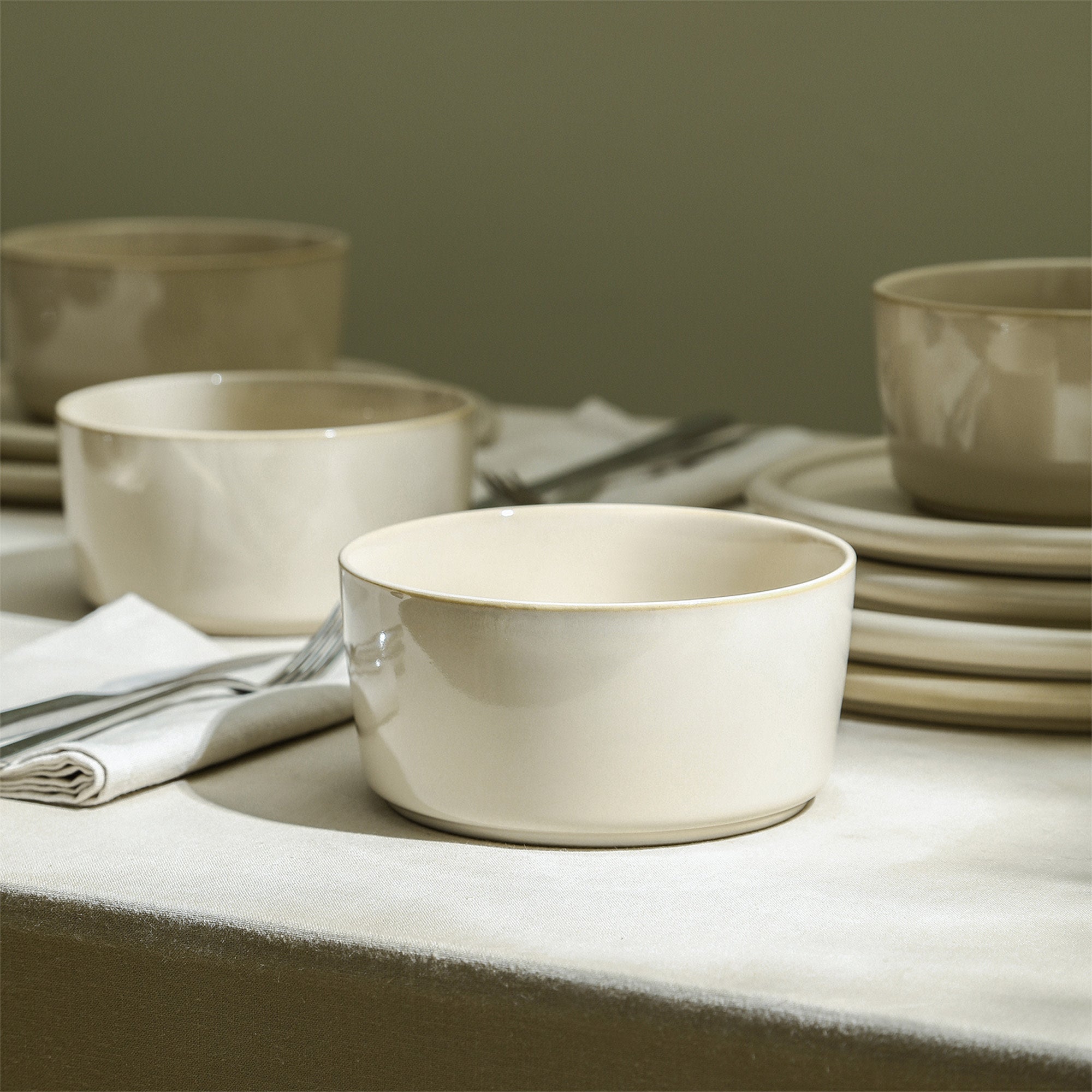 Eden Stoneware Bowl - Beige Ceramic Serving Bowl for Soup, Salad, Pasta & Dessert - Microwave & Dishwasher Safe - Elegant Home & Kitchen Dining Tableware