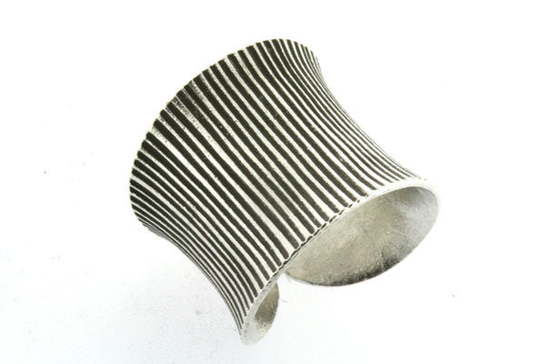 Concave Vertical Stripe Ring - Minimalist Stackable Band for Women & Men - Perfect for Everyday Wear, Gifts & Special Occasions