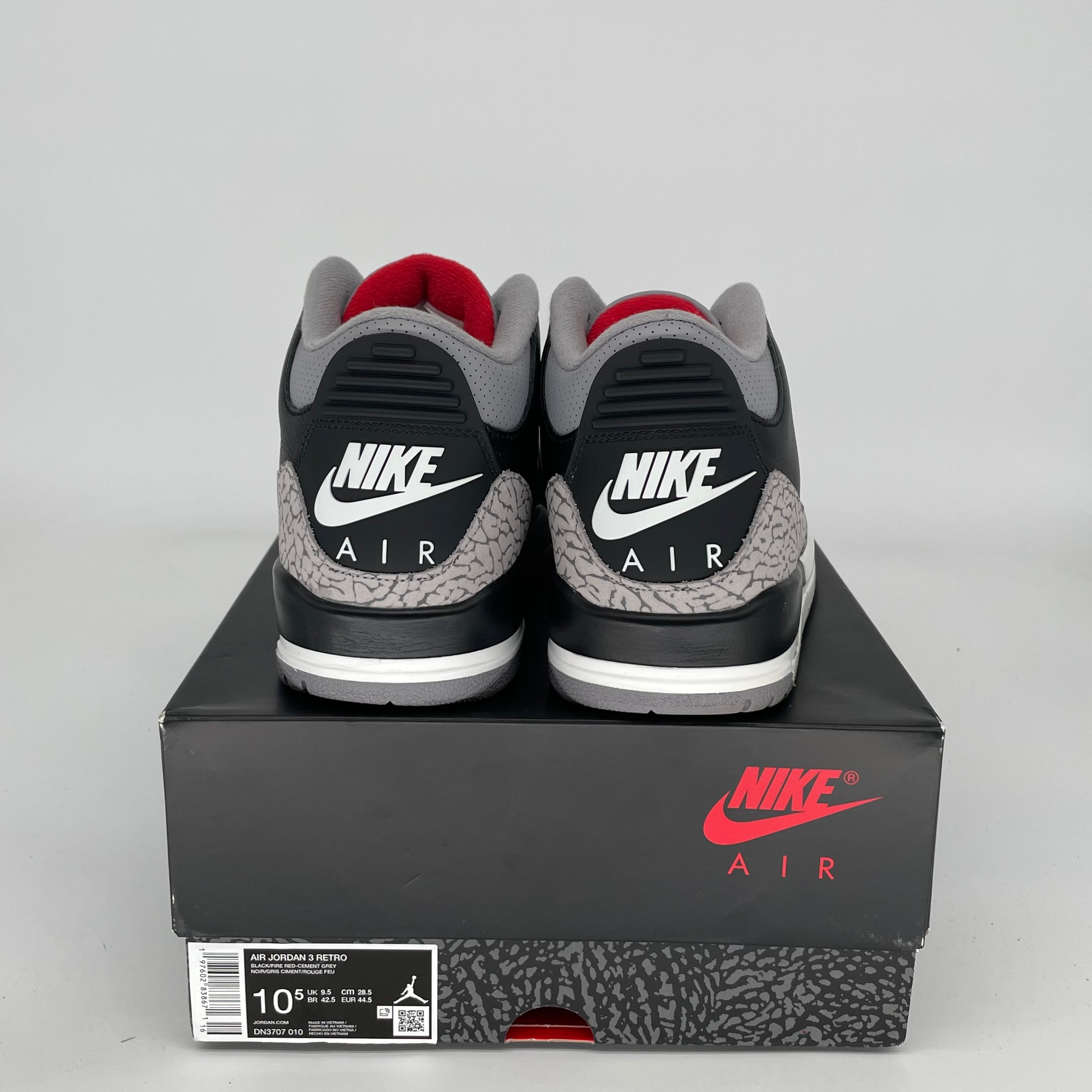 Original Air Jordan 3 Retro 'Black Cement' Men's Basketball Shoes Size 10.5 (DN3707-010) - Classic Sneakers for Streetwear & Basketball Games