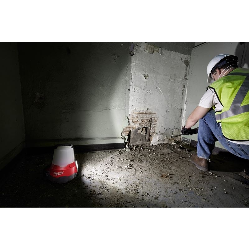 M18 18V Cordless LED Site Light with Flood Mode - Compact & Bright for Construction, Camping, and Emergency Lighting - Tool Only (2144)