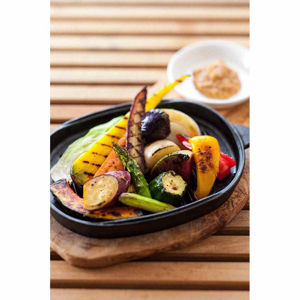 Premium Micro Oval Cast Iron Dutch Oven - 2.5 QT Enameled Cookware for Baking, Roasting & Stewing - Perfect for Camping, Stovetop & Oven Use