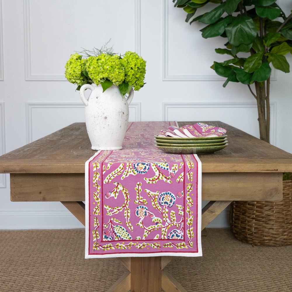Elegant Climbing Dahlia Lilac Table Runner - Floral Dining Table Decor for Weddings, Parties & Home Decor
