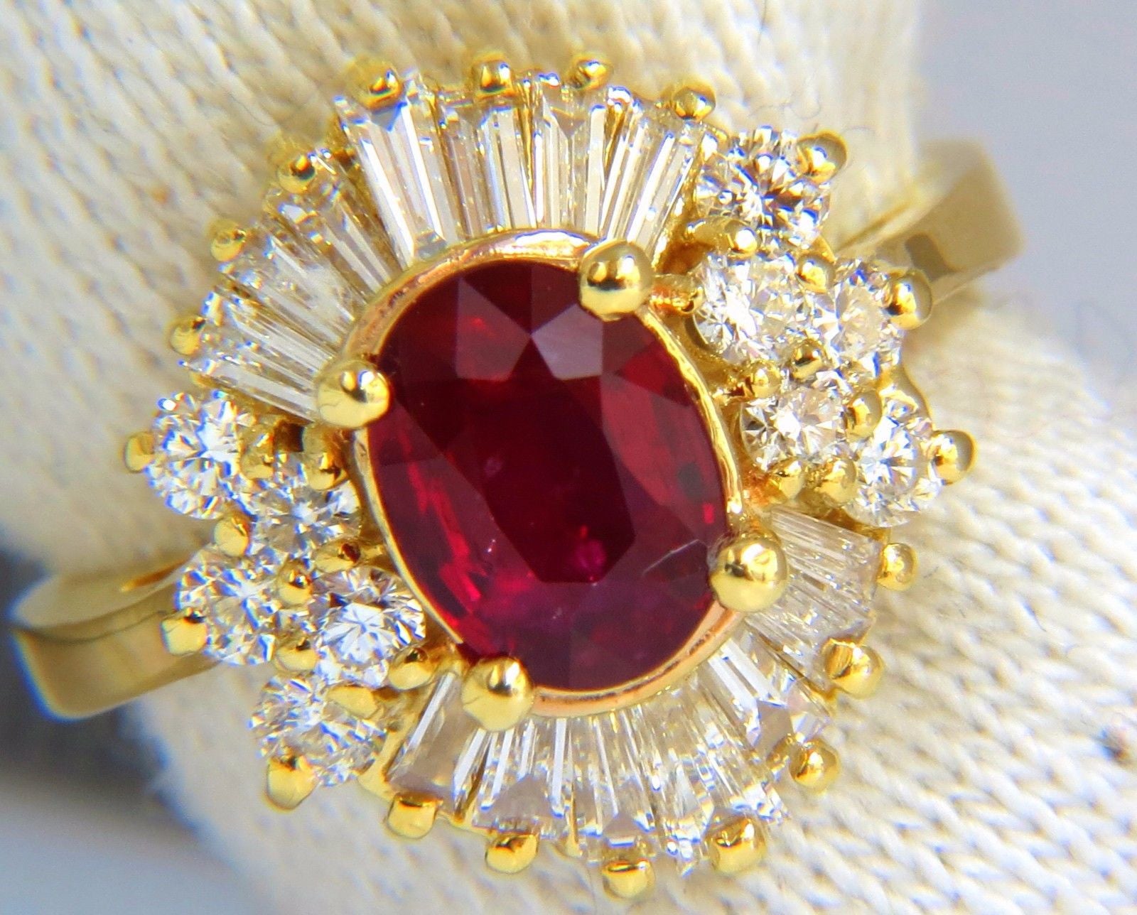 2.60CT GIA Certified Natural Oval Vivid Red Ruby & Diamond Cocktail Ring in 18K Gold - Perfect for Evening Parties, Weddings & Special Occasions