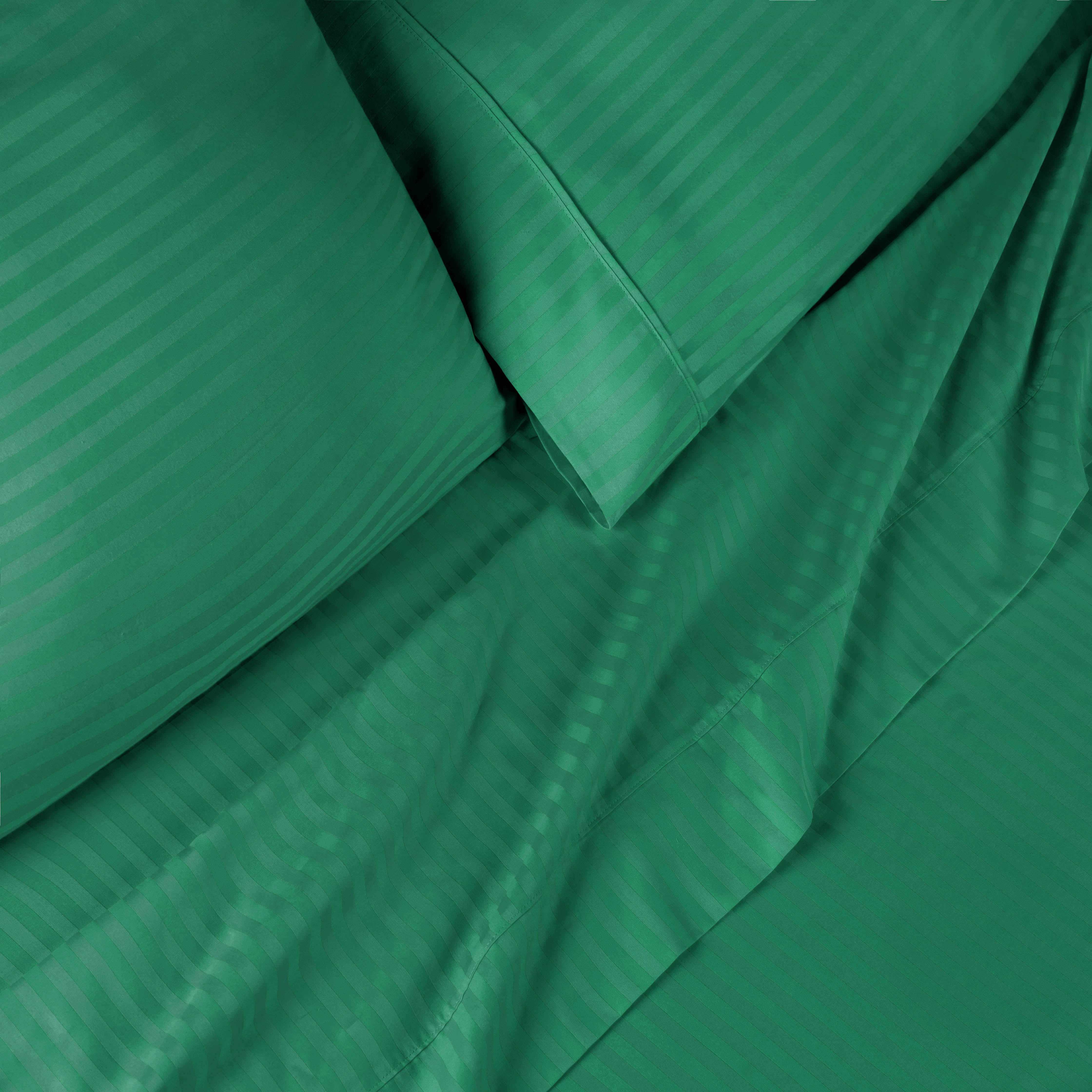 Premium Egyptian Cotton 300 Thread Count Sheet Set - Deep Pocket Fitted, Flat & Pillowcases - Soft Luxury Bedding for Master Bedroom or Guest Room