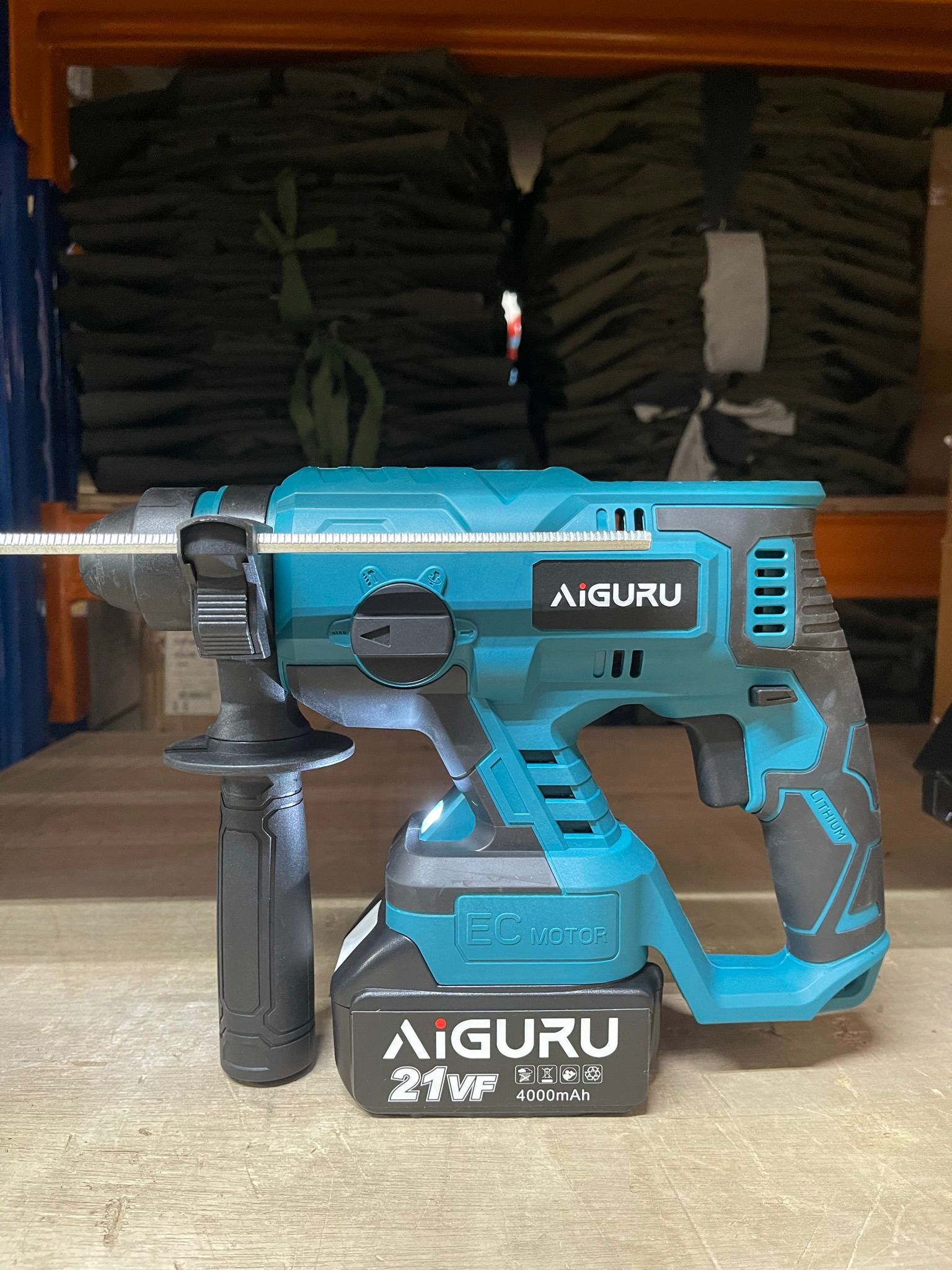 Aiguru 21V 4.0Ah Cordless Rotary Hammer Drill - Powerful Electric Hammer Drill for Concrete, Brick & Masonry | Model A5402 | Ideal for Construction, Renovation & DIY Projects