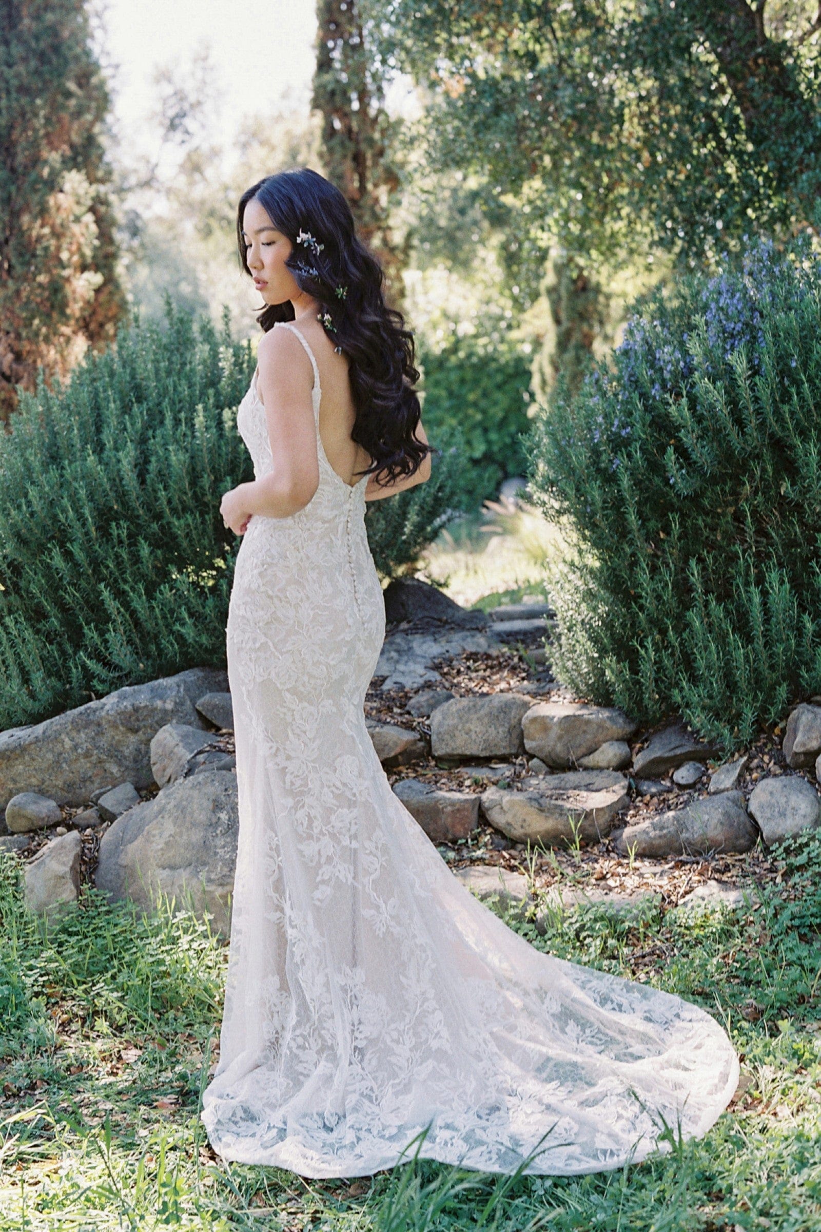 Anne Barge Eloise Wedding Dress - Size 10 | Elegant Lace Bridal Gown for Church Ceremony & Outdoor Weddings