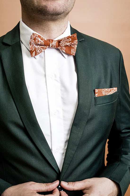 Stylish Kangaroo Burnt Orange Bow Tie for Men - Premium Satin Formal Accessory for Weddings, Parties & Special Occasions