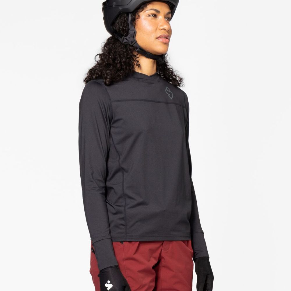 Hunter Women's MTB Long Sleeve Jersey - Black | Cycling & Mountain Biking Apparel for Outdoor Adventures