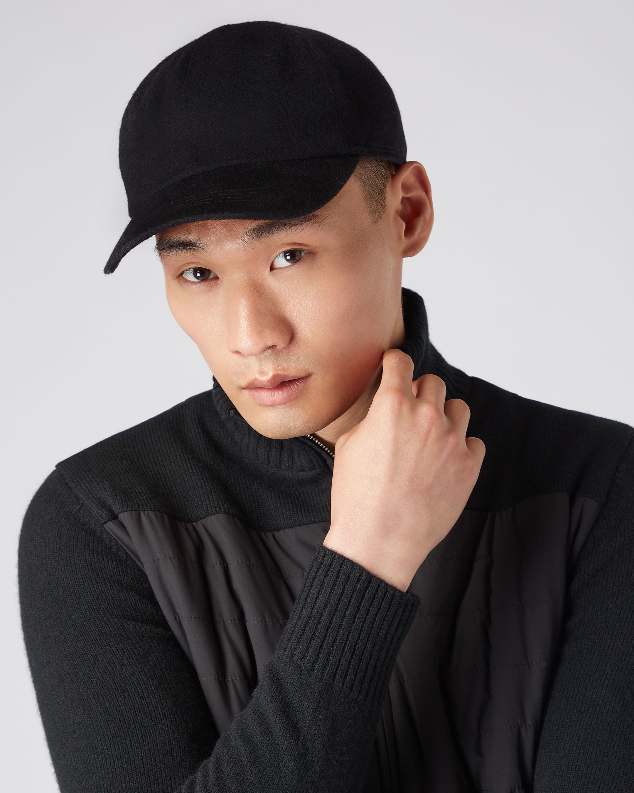 Luxury Unisex Black Cashmere Beanie - Soft & Warm Winter Hat for Men & Women - Perfect for Skiing, Snowboarding & Outdoor Activities
