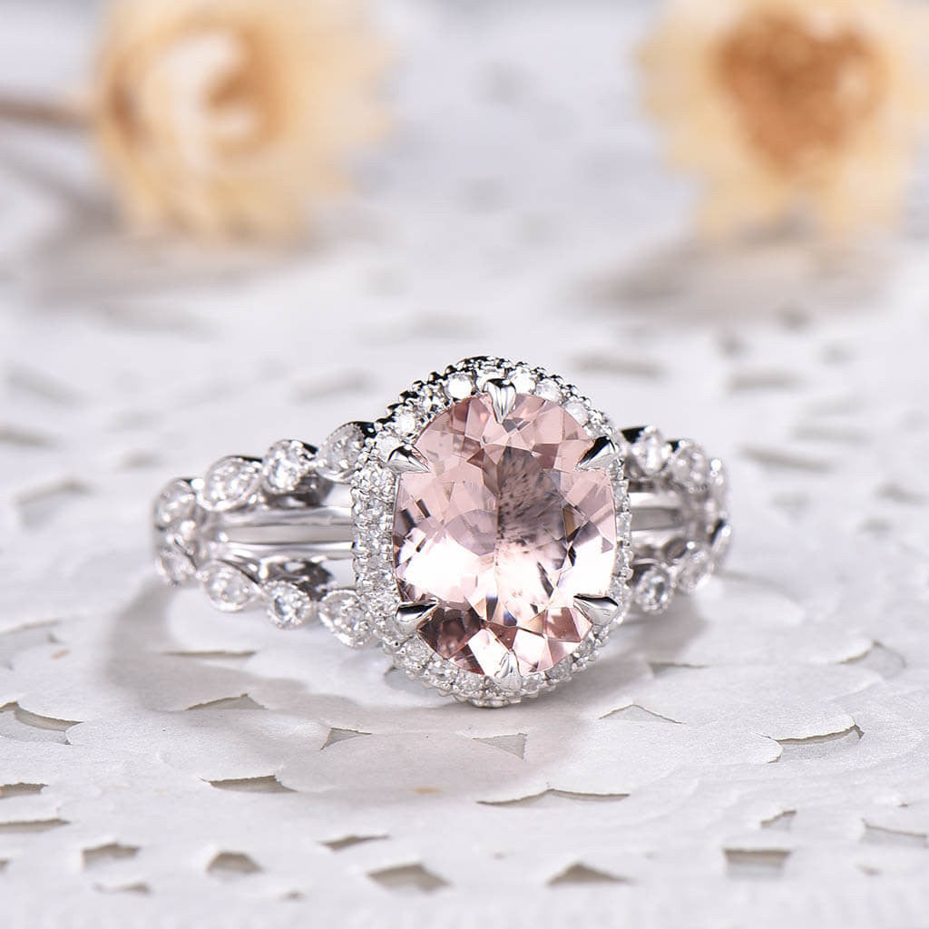 Exquisite Split Shank Oval Morganite Diamond Halo Engagement Ring for Women - Perfect for Proposals, Anniversaries & Romantic Occasions