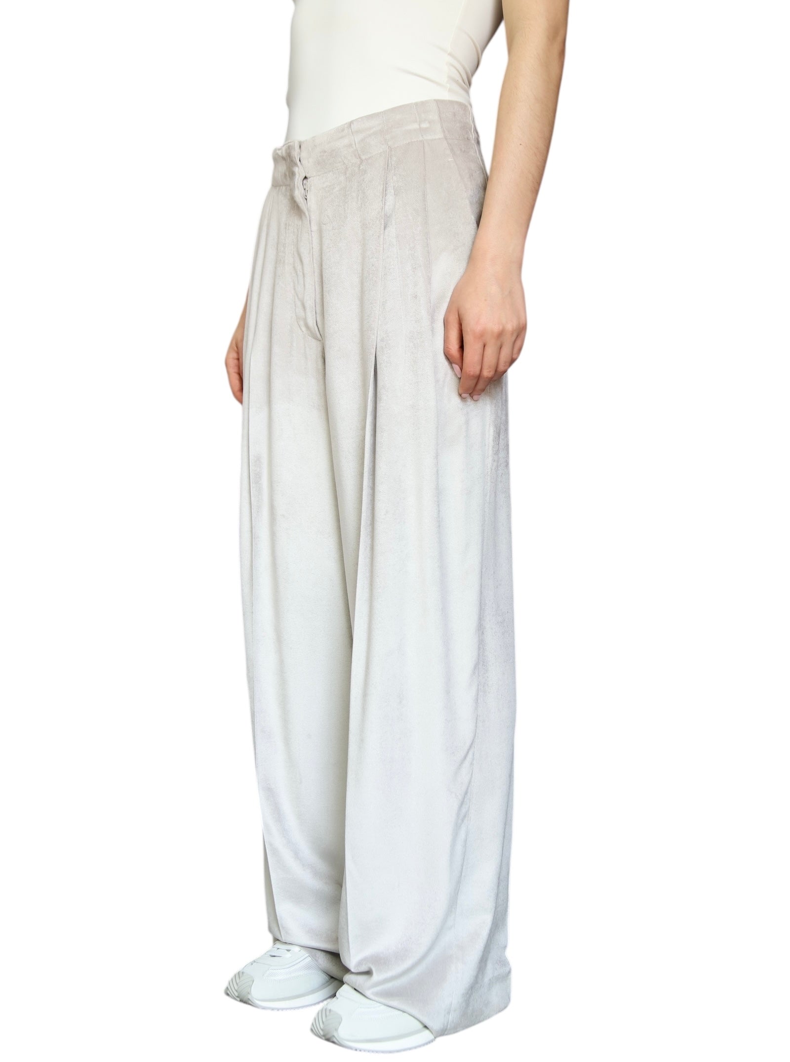 Brunello Cucinelli Beige Wide Leg Velvet Pants Women's Size IT 42 / US 6 - Elegant & Comfortable Velvet Trousers for Work, Party & Evening Events