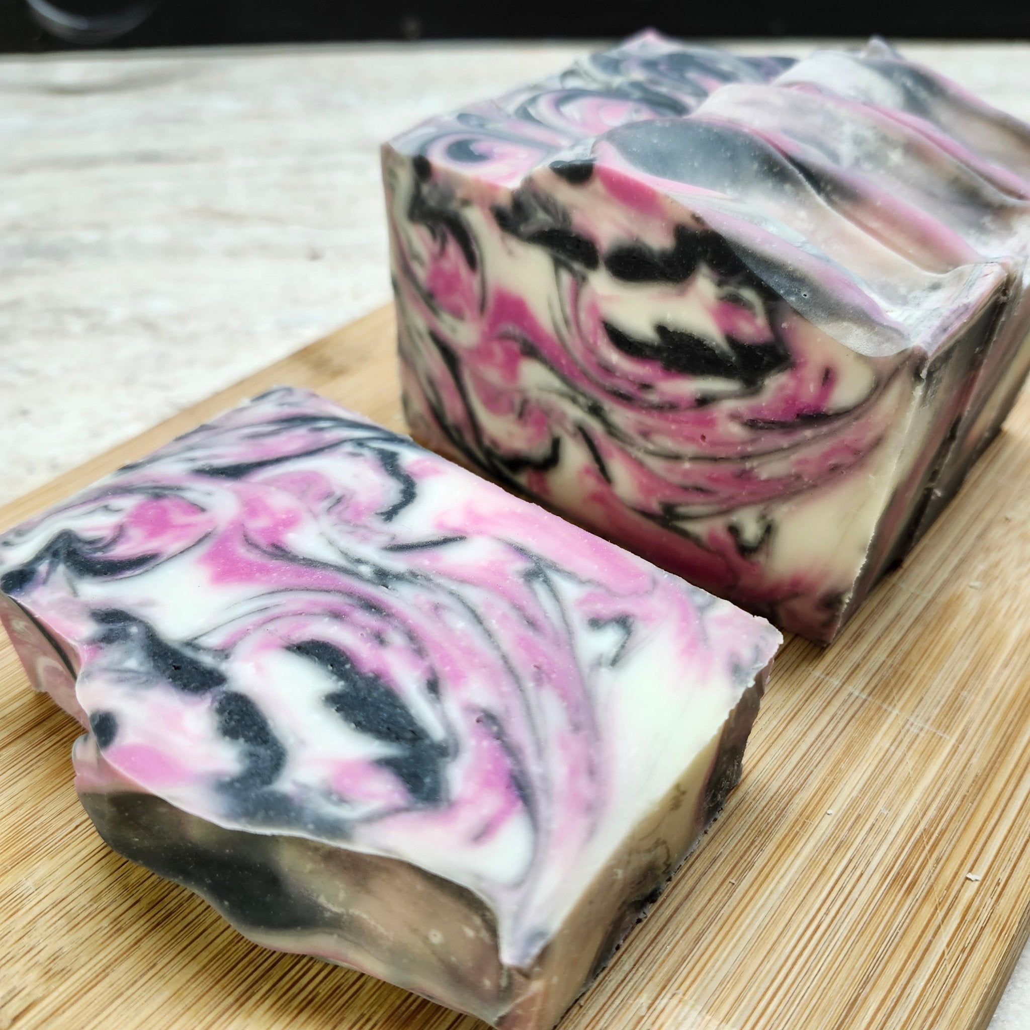 Organic Black Raspberry Vanilla Handmade Soap - Natural Moisturizing & Exfoliating Bar for Sensitive Skin - Perfect for Daily Use, Gifts & Spa Relaxation