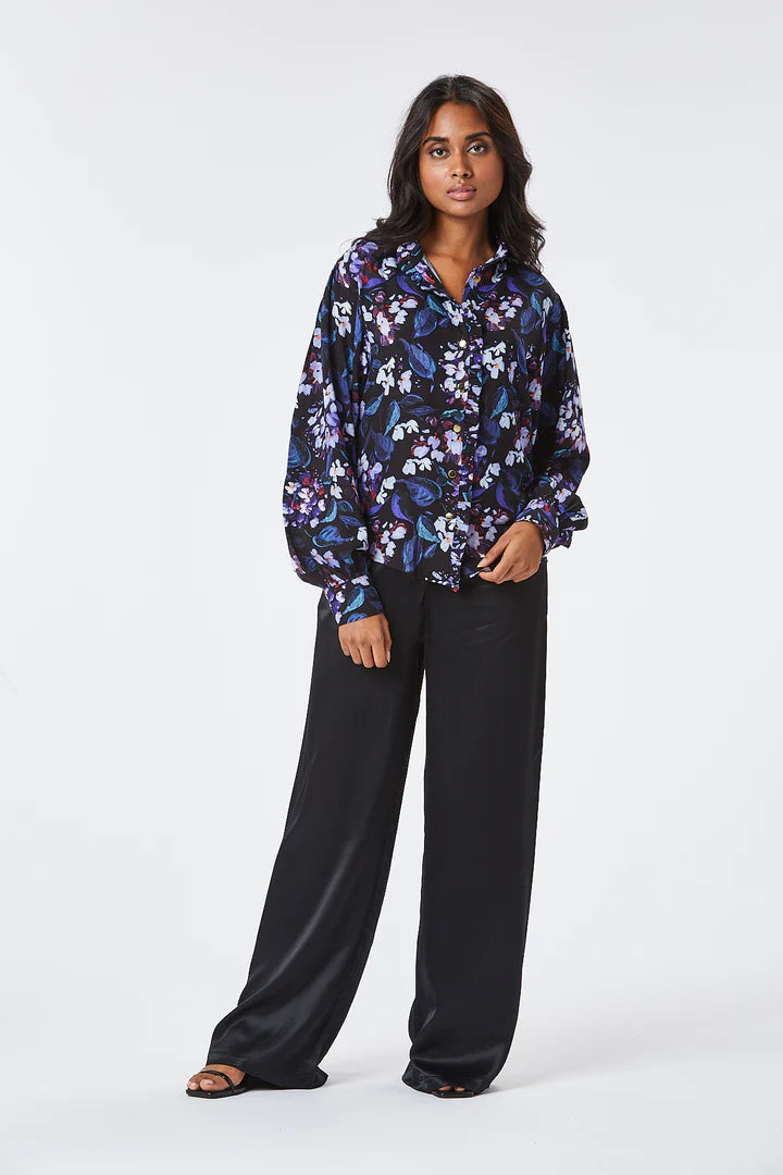 GUETTY Floral Print Shirt for Women - Purple Blouse with Floral Pattern - Perfect for Casual Wear, Office Outfits & Spring Fashion