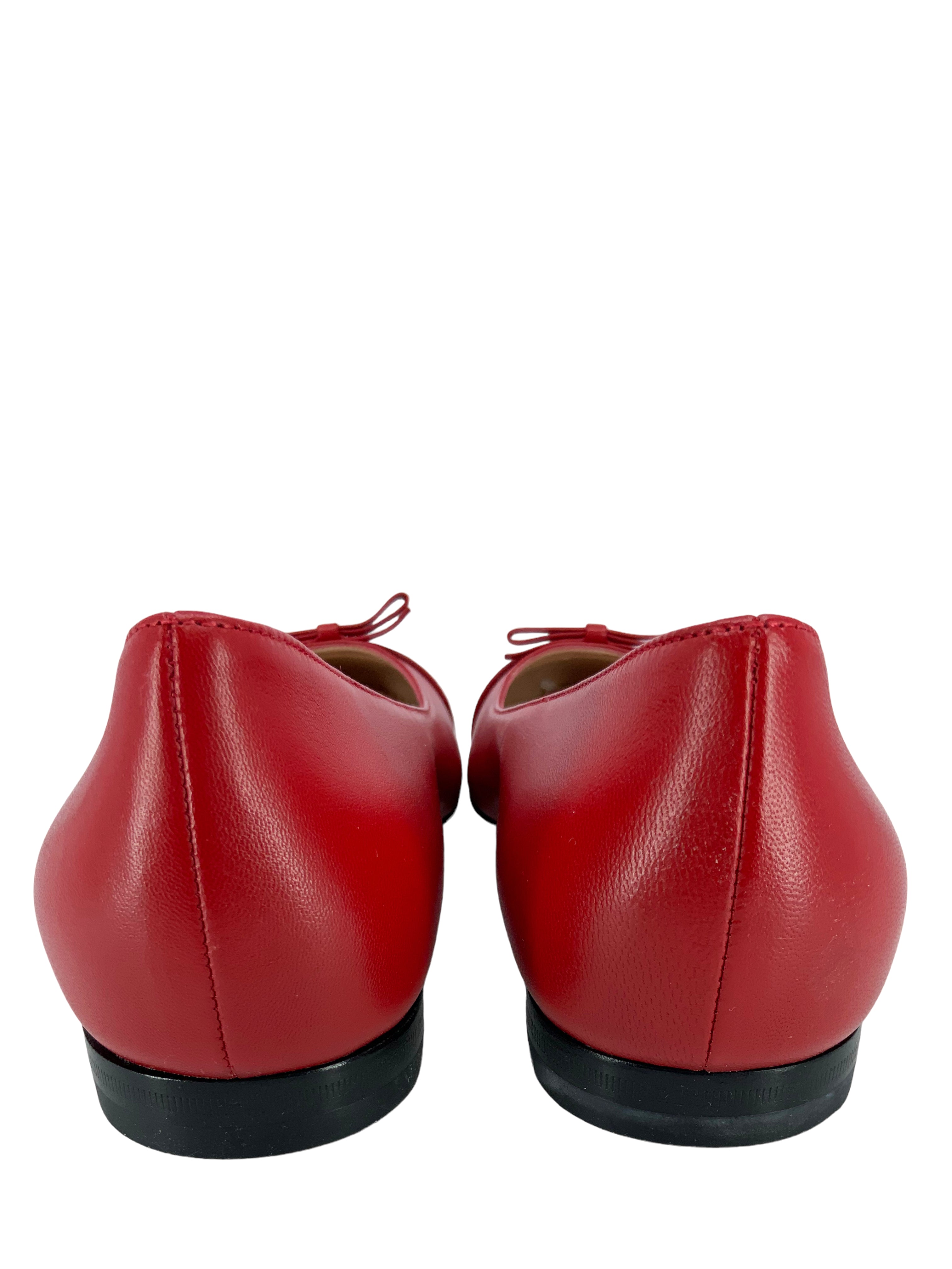 Gucci GG Marmont Leather Ballet Flats for Women - Size 8 (US) - New Authentic Designer Shoes | Perfect for Office, Date Night & Casual Outfits