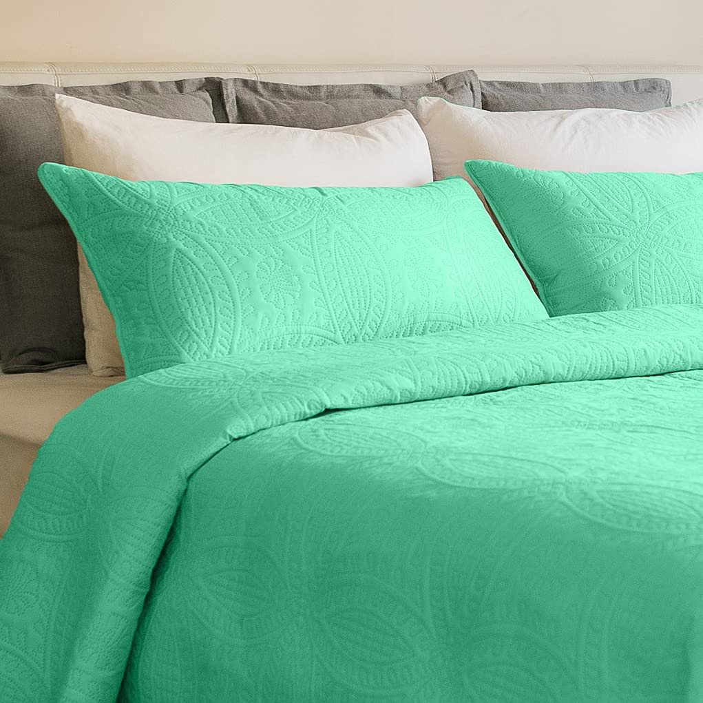 Mezzati Carnival Aqua King/Cal King 3-Piece Quilt Set - Soft Brushed Microfiber Bedspread Coverlet - Prestige Collection Bedding for Master Bedroom & Guest Room Decor