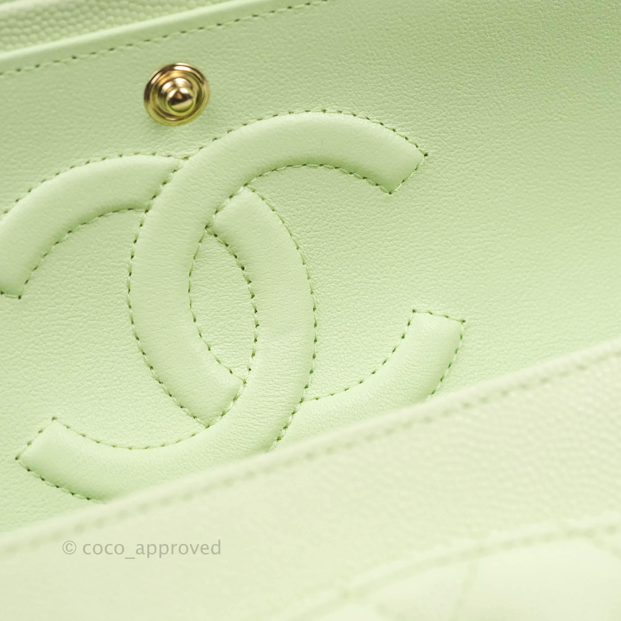 Chanel Classic M/L Medium Flap Bag in Quilted Avocado Green Caviar Leather with Gold Hardware - Luxury Handbag for Women, Perfect for Parties, Work & Everyday Use
