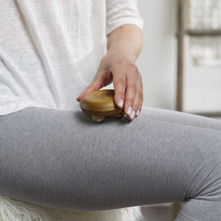 GAIAM Hand Held Massager - Portable Muscle Massager for Neck, Back & Shoulder Pain Relief - Perfect for Home, Office & Travel Use
