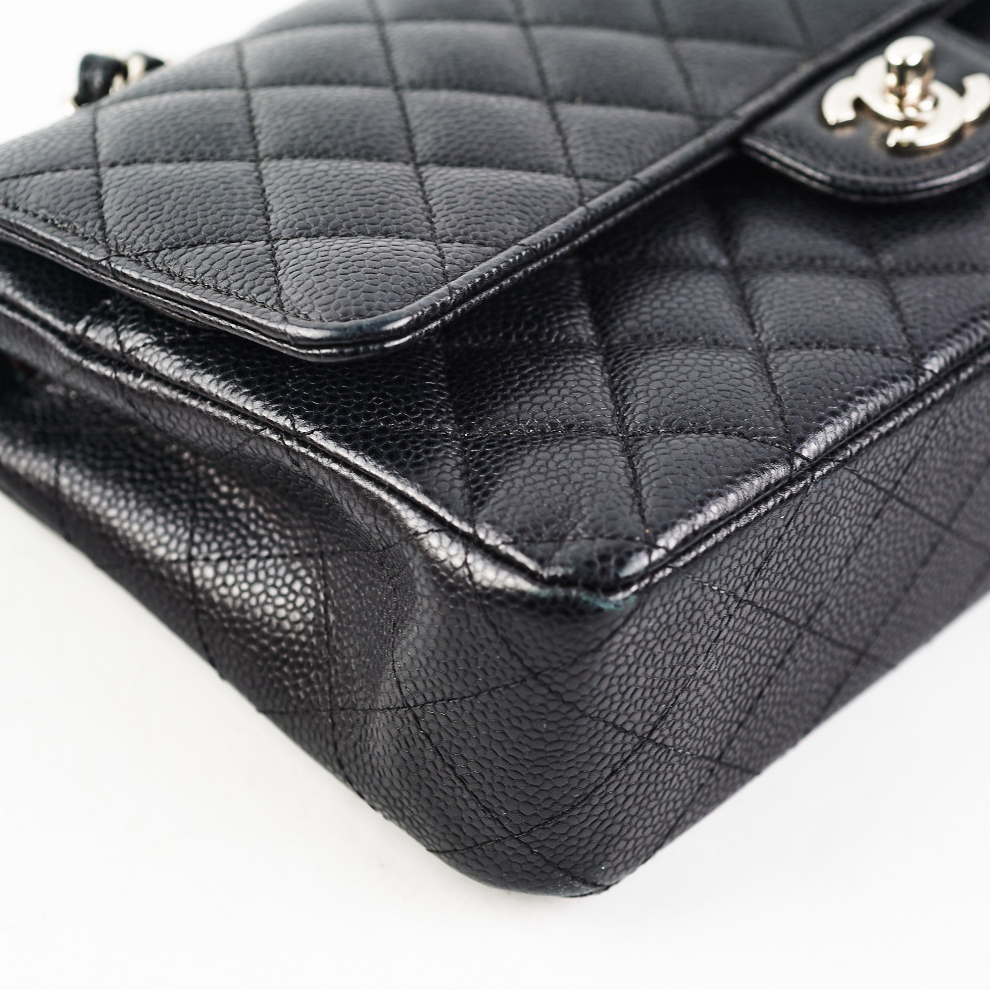 Chanel Medium Classic Flap Bag in Black Caviar Leather - Perfect for Everyday Luxury & Special Occasions