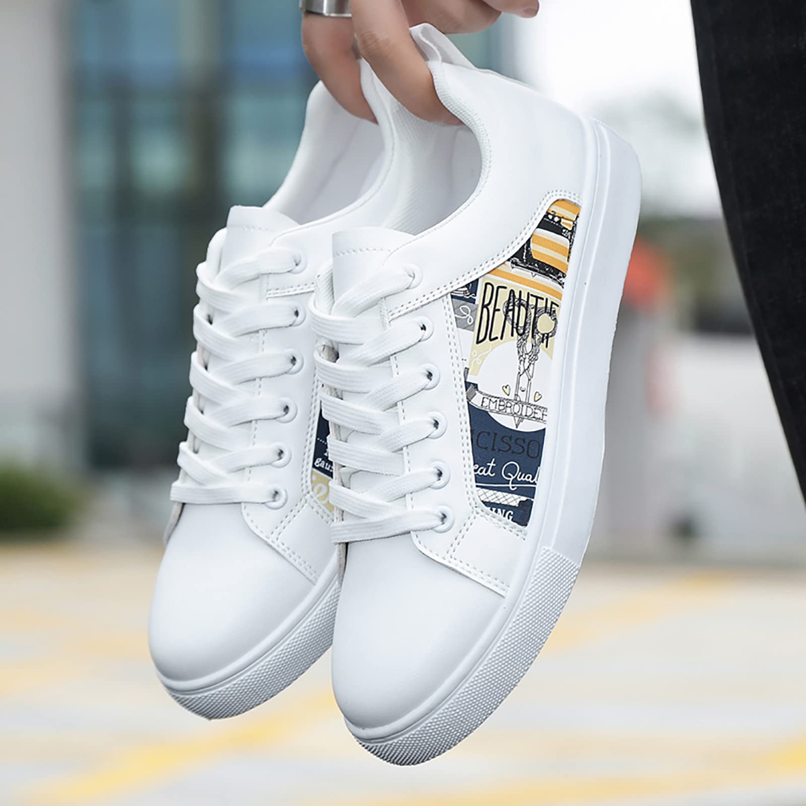 **IQYU Men's Retro Skate Shoes - Lightweight Flat Casual Sneakers for Outdoor, Motorcycle & Streetwear Style - Trendy White Small Size 39 for Men**