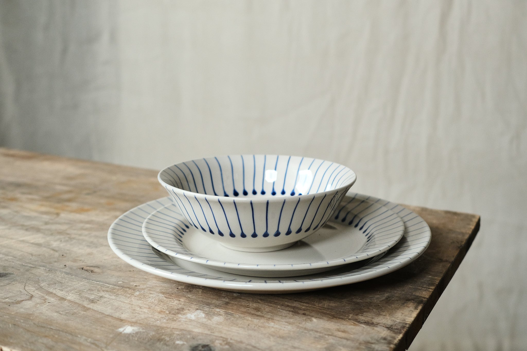 Premium Navy Blue Matchstick Dinnerware Set - Elegant Stoneware Plates, Bowls & Mugs for Modern Dining, Entertaining & Everyday Use