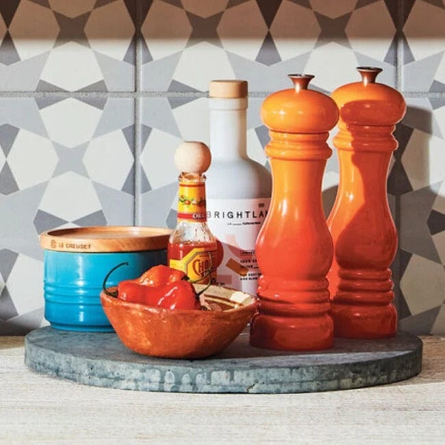 Le Creuset Classic Adjustable Pepper Mill - Premium Stainless Steel Grinder with Ceramic Mechanism, Multiple Colors (Black, White, Red) - Perfect for Kitchen, Dining Table & Gourmet Cooking