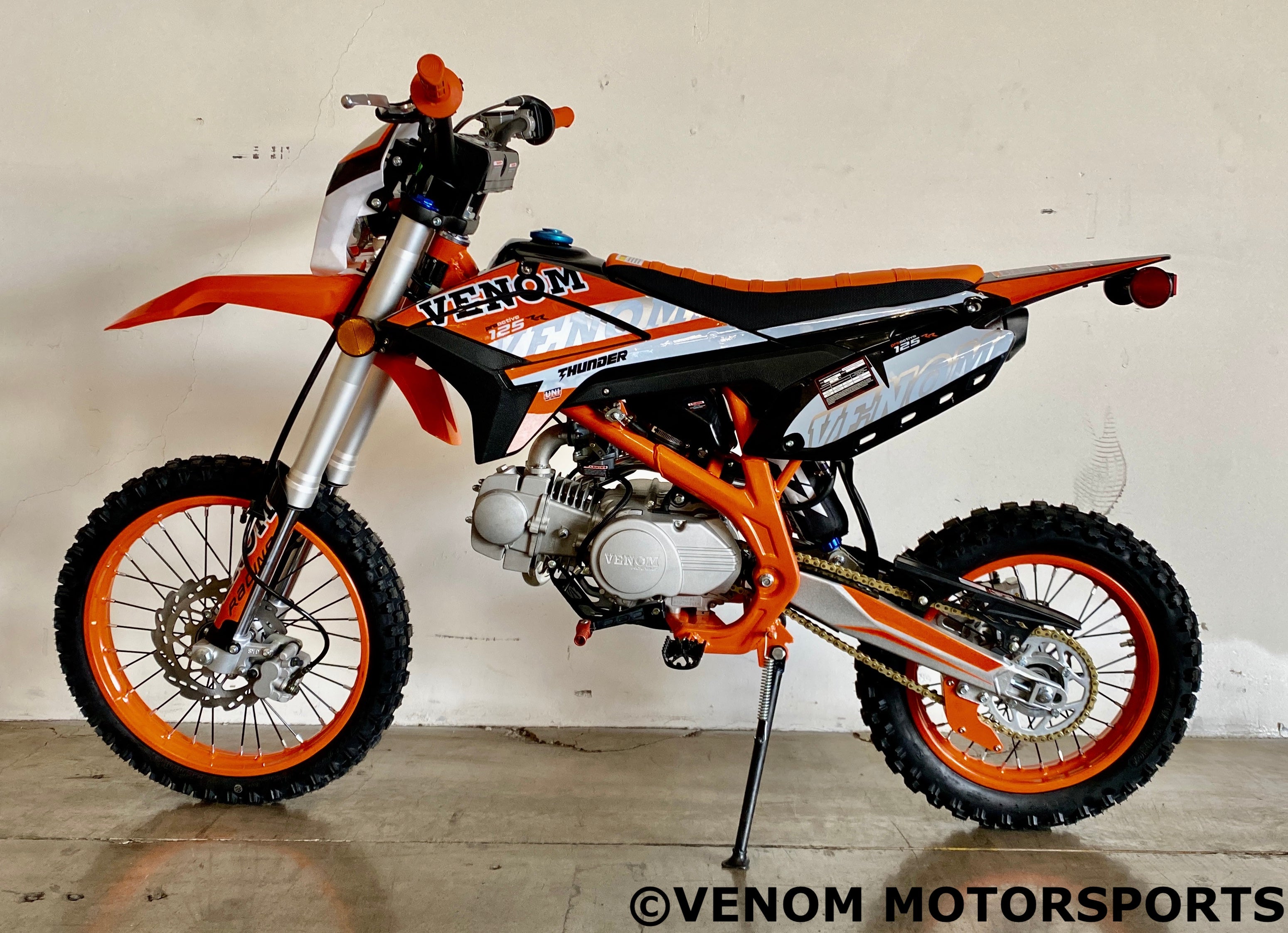Venom Thunder 125cc Dirt Bike for Adults - 4 Speed Manual Transmission Off-Road Motorcycle for Trail Riding & Motocross Racing