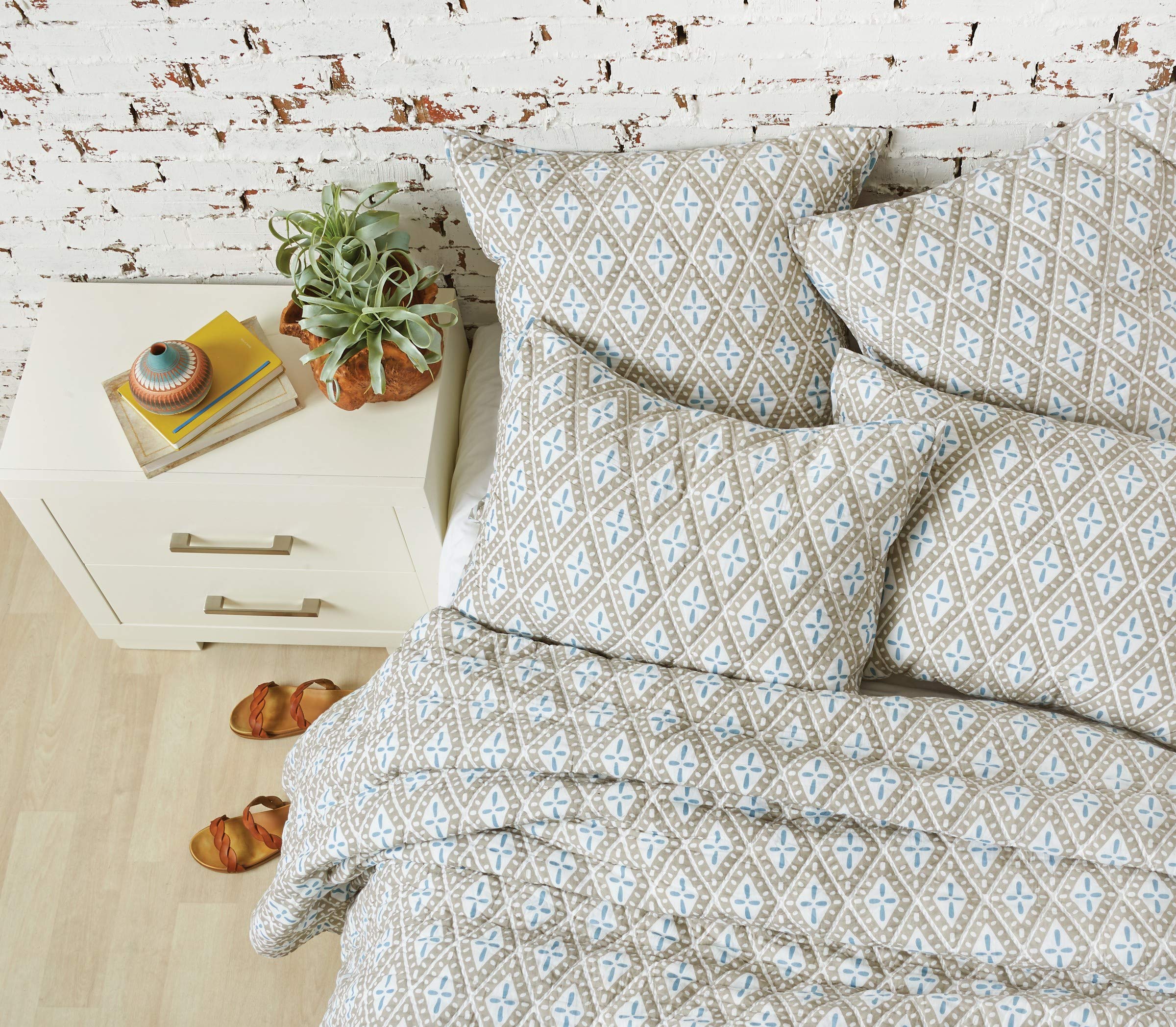 Carol & Frank Liam Sky Full/Queen Quilt Set - Light Blue Bedding for Cozy Comfort | Perfect for Master Bedroom, Guest Room & Dorm Decor
