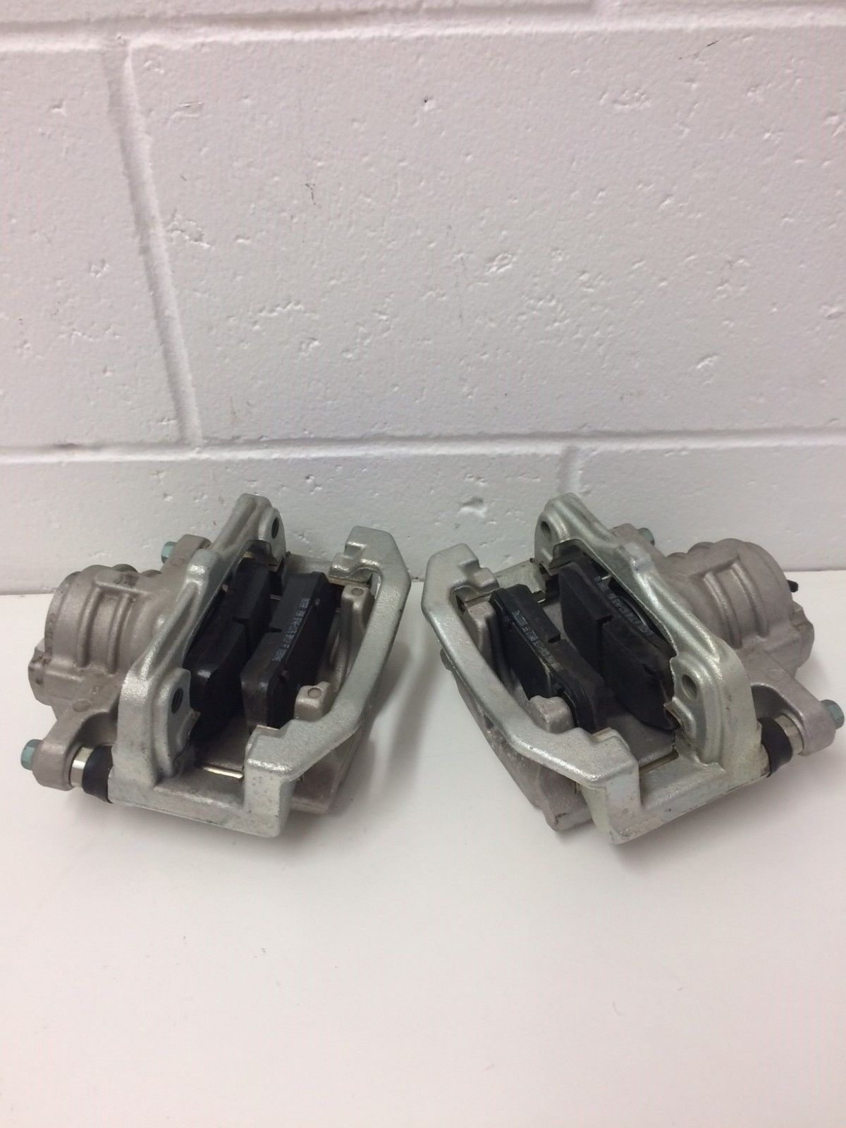 Genuine Holden VE WM Rear Brake Caliper & Rotor Set for Commodore & Statesman - Perfect for DIY Car Repairs & Performance Upgrades