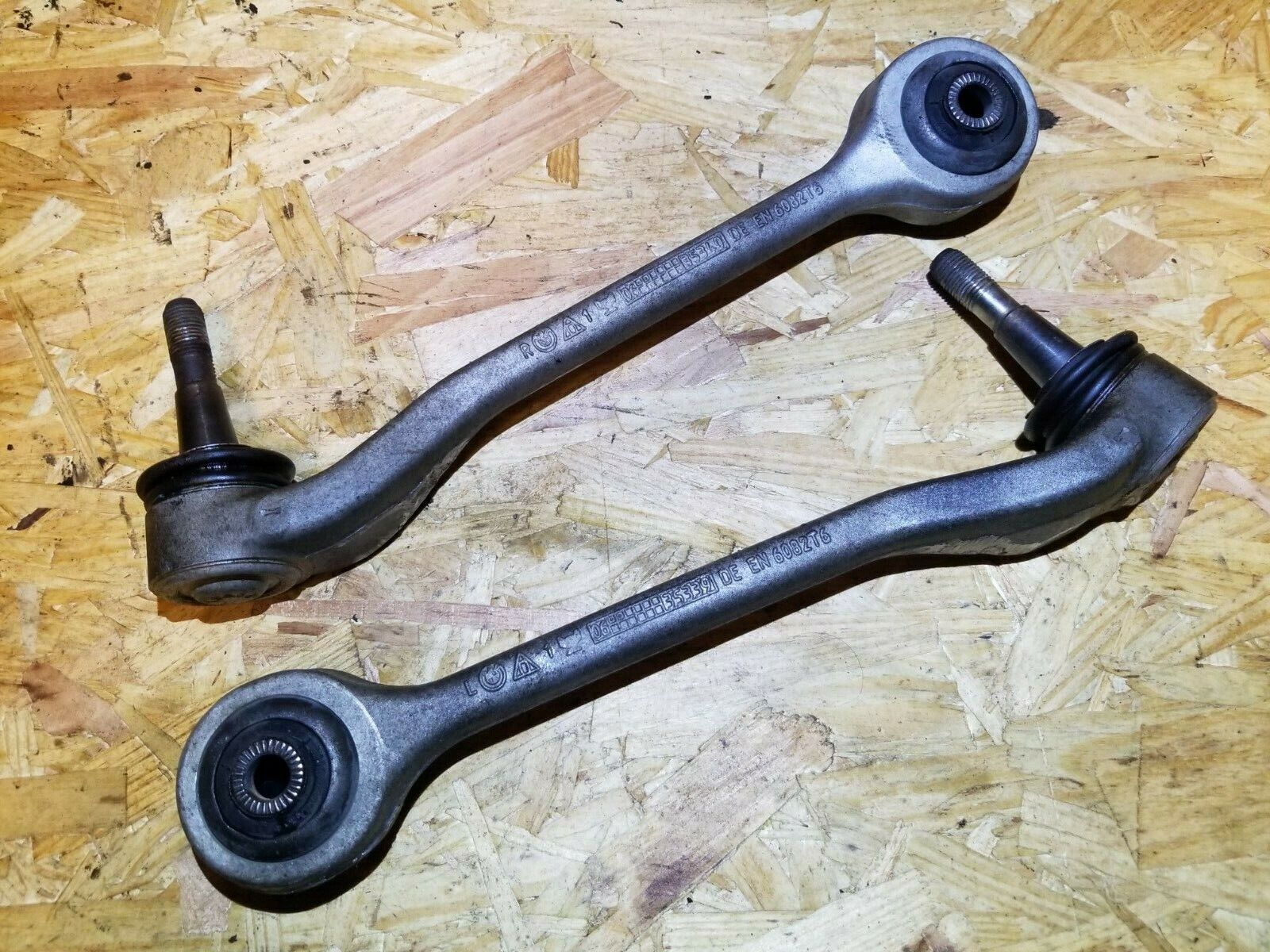04 05 06 07 BMW 530xi E60 Front Lower Control Arm Left & Right OEM Replacement - Perfect for Suspension Repair & Performance Upgrade