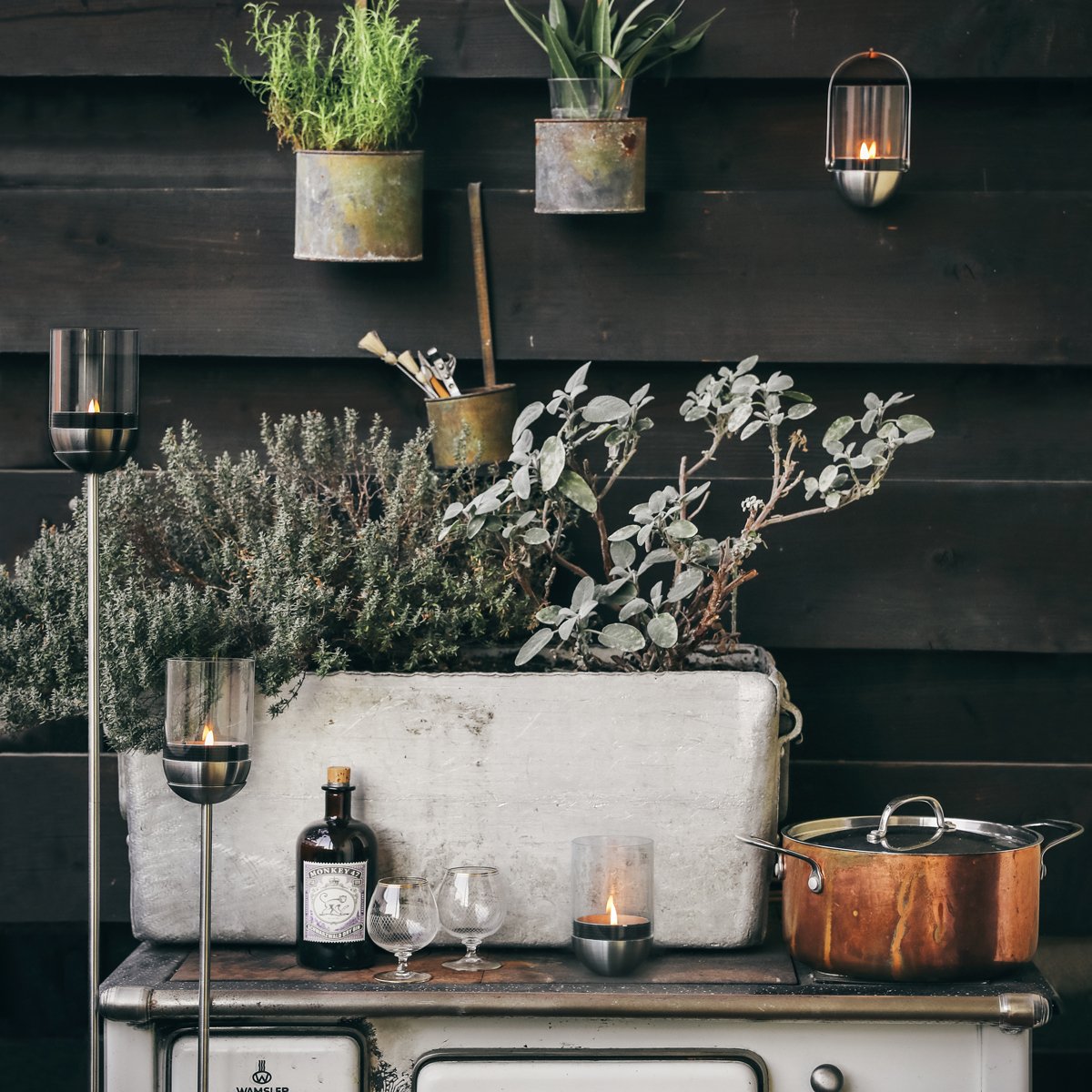 Gravity Candle M90 - Horizontal Tealight Candle Holder for Wall Mounting - Easy Lighting & Extinguishing - Perfect for Home Decor, Romantic Dinners & Outdoor Parties