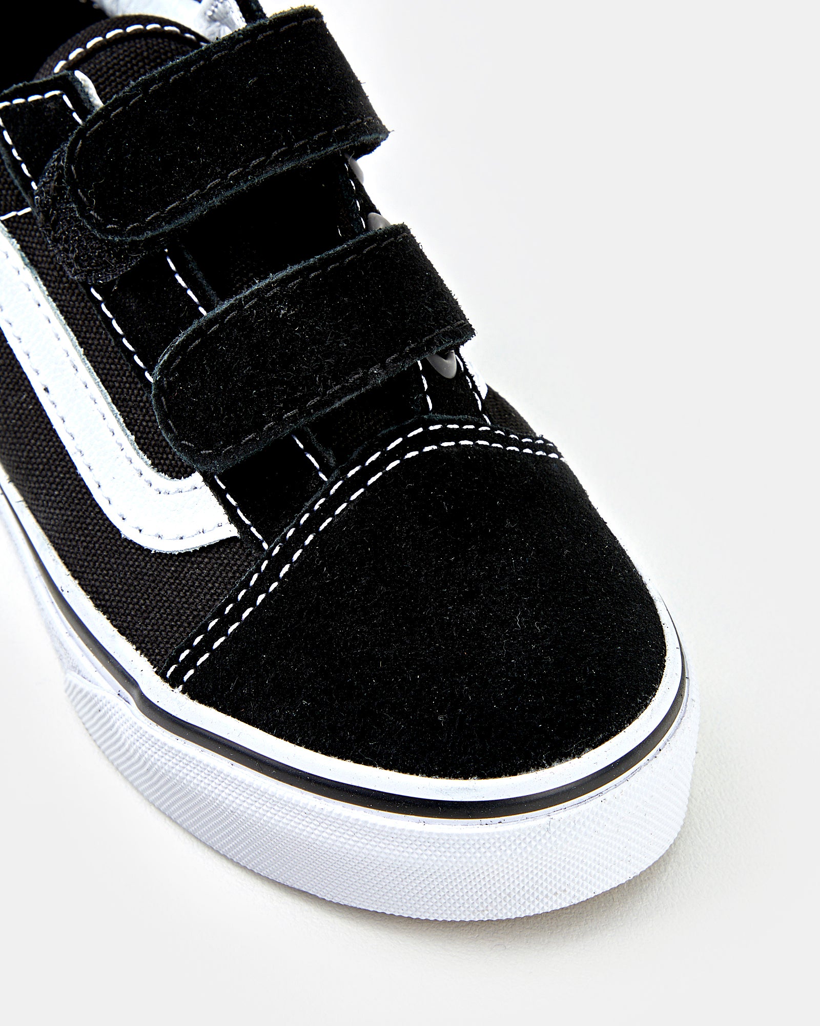 Vans Old Skool V Youth Sneakers in Black & White - Classic Skate Shoes for Boys & Girls | Perfect for School, Skateboarding & Casual Wear