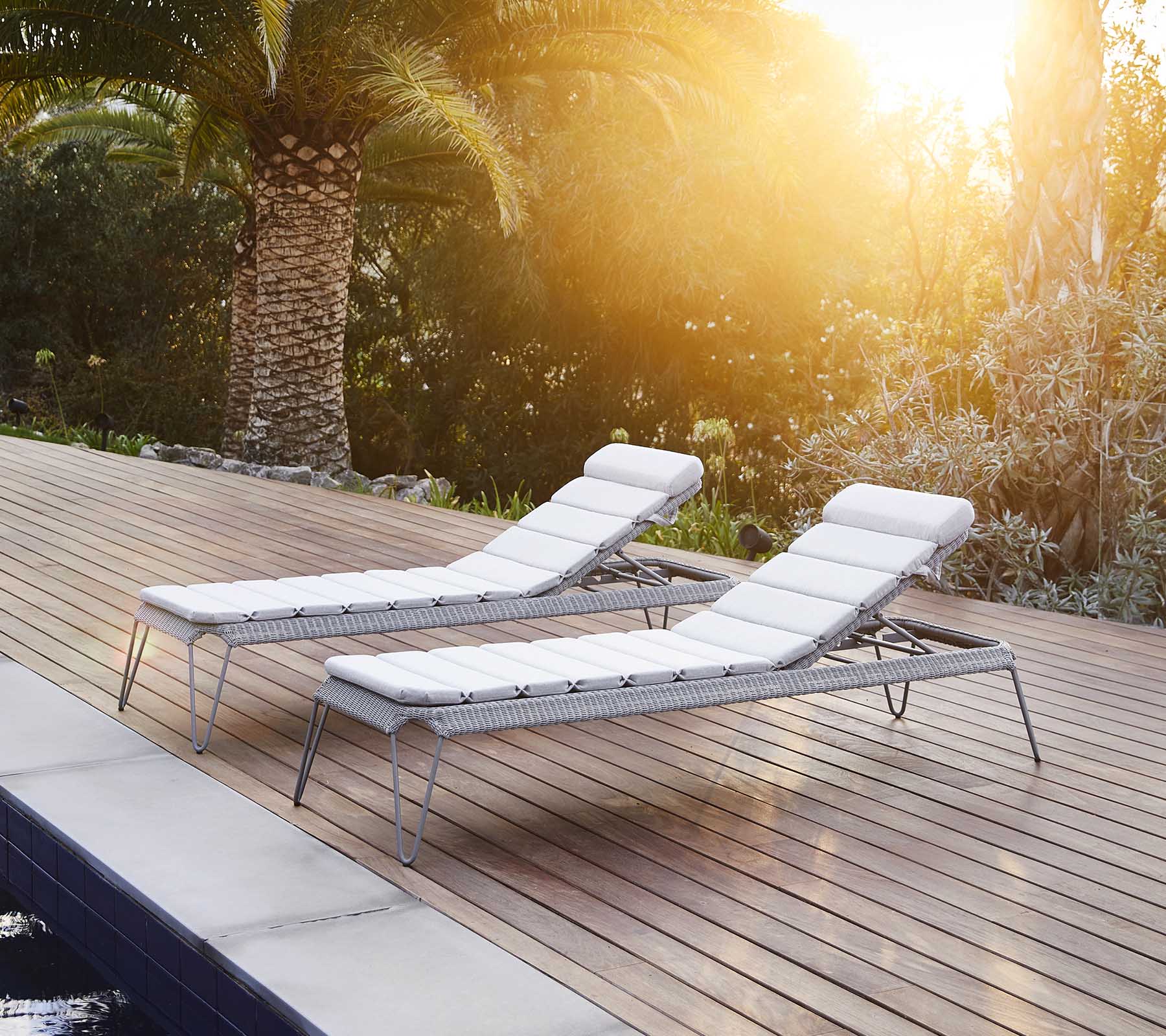 Premium Stackable Outdoor Sunbed - Durable & Weather-Resistant Lounge Chair for Poolside, Beach, Patio, and Backyard Relaxation