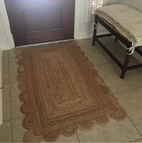 Handwoven Braided Jute Rug - Scalloped Rectangle Natural Beige Carpet for Patio, Entryway, Living Room - 2x2 Feet (60x60cm) Eco-Friendly Floor Mat - Perfect for Boho Home Decor, Farmhouse Style & Outdoor Spaces