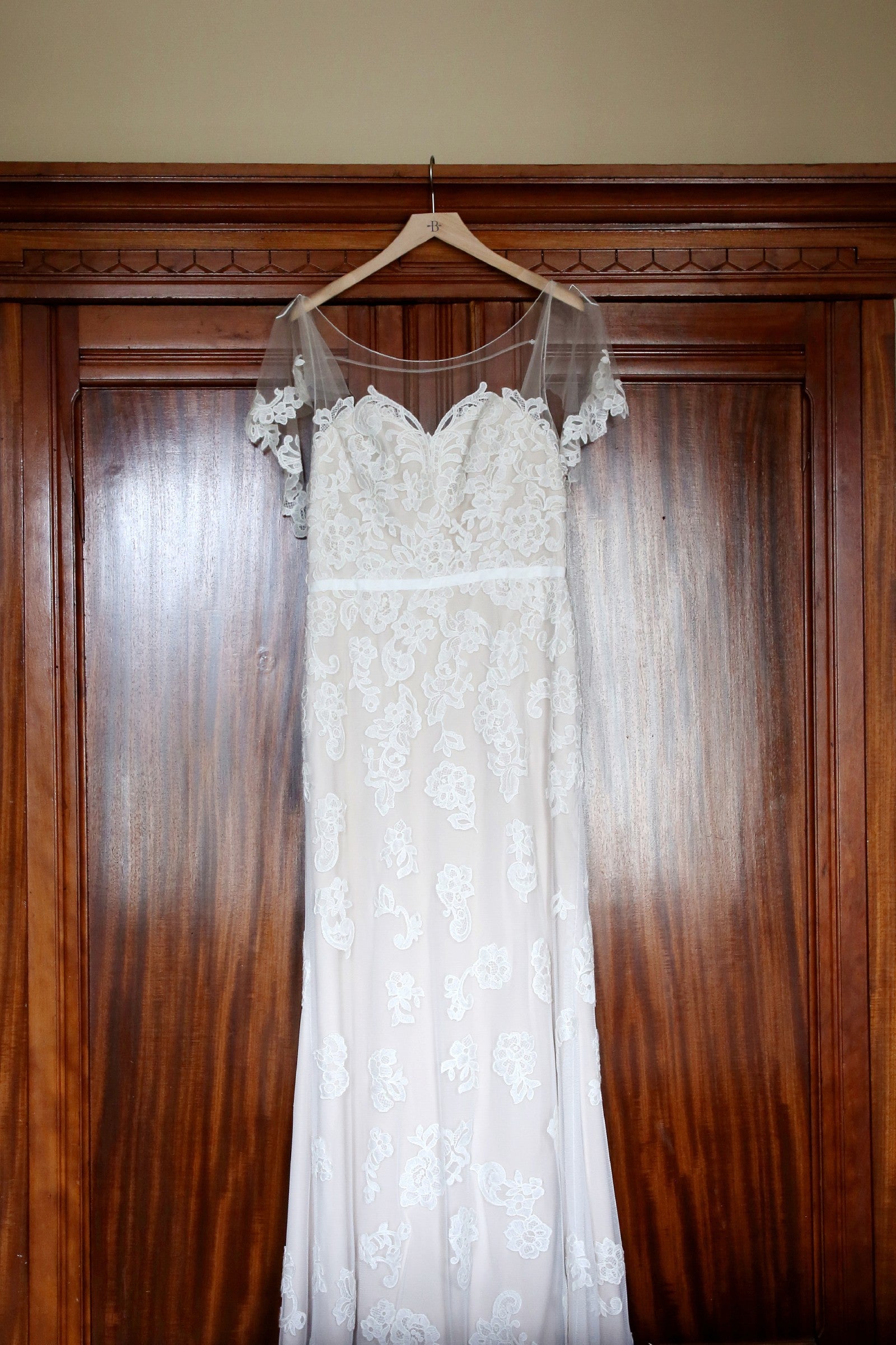 BHLDN Willowby Sierra Gown - Elegant Lace Wedding Dress for Bride, Perfect for Beach, Garden & Outdoor Ceremonies