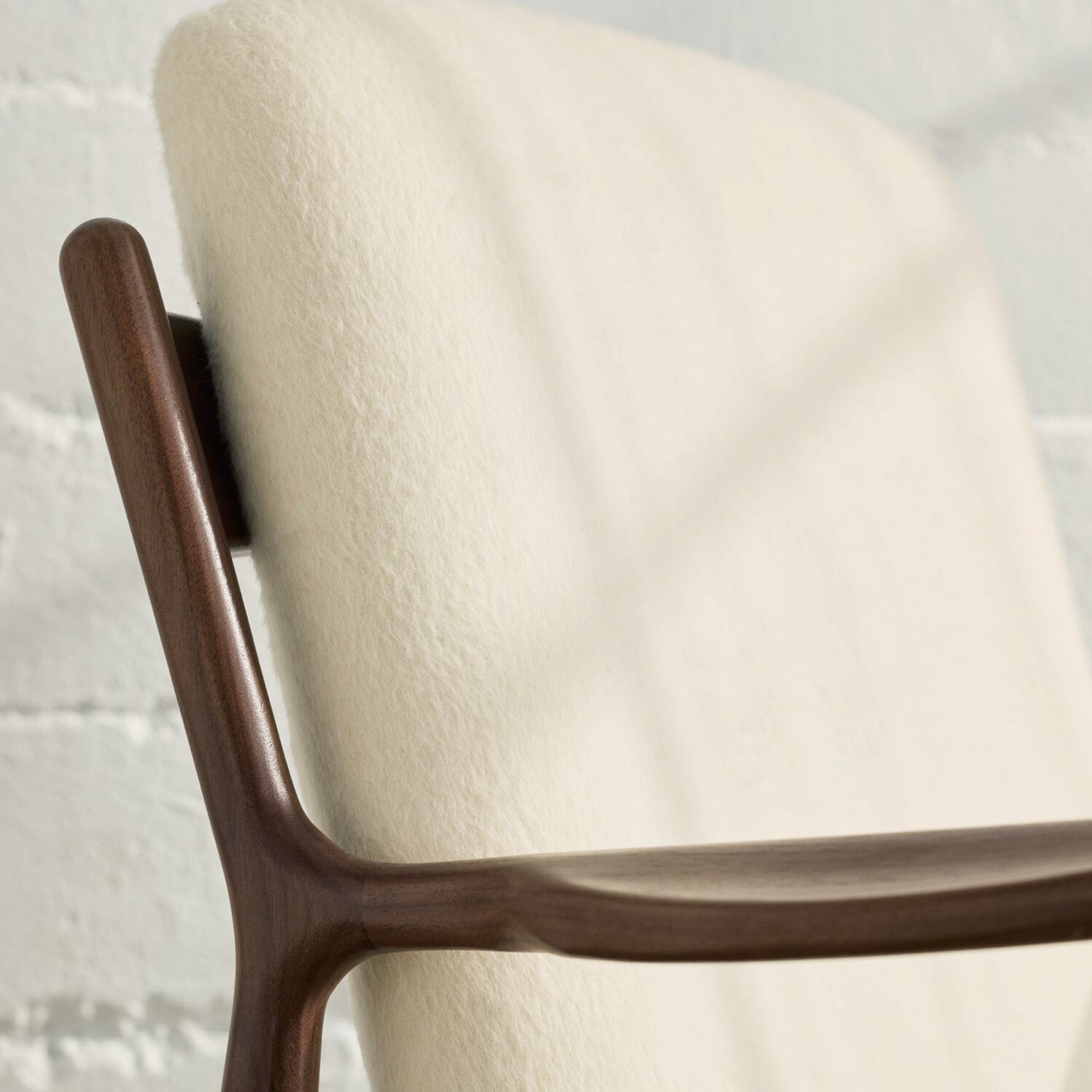 Modern Truss Lounge Chair - Sturdy Metal Frame & Comfortable Cushion - Perfect for Patio, Garden, or Living Room Relaxation