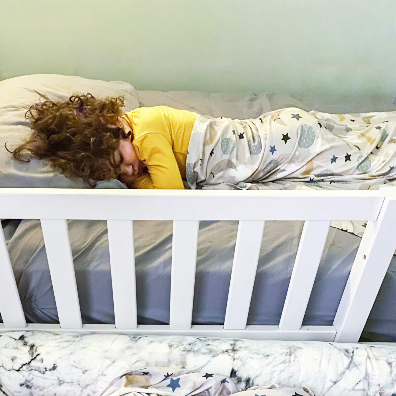 Max & Lily Twin Bed Frame with Headboard - White Wooden Slatted Design with Safety Guard Rail for Kids | Perfect for Bedrooms, Playrooms & Sleepovers