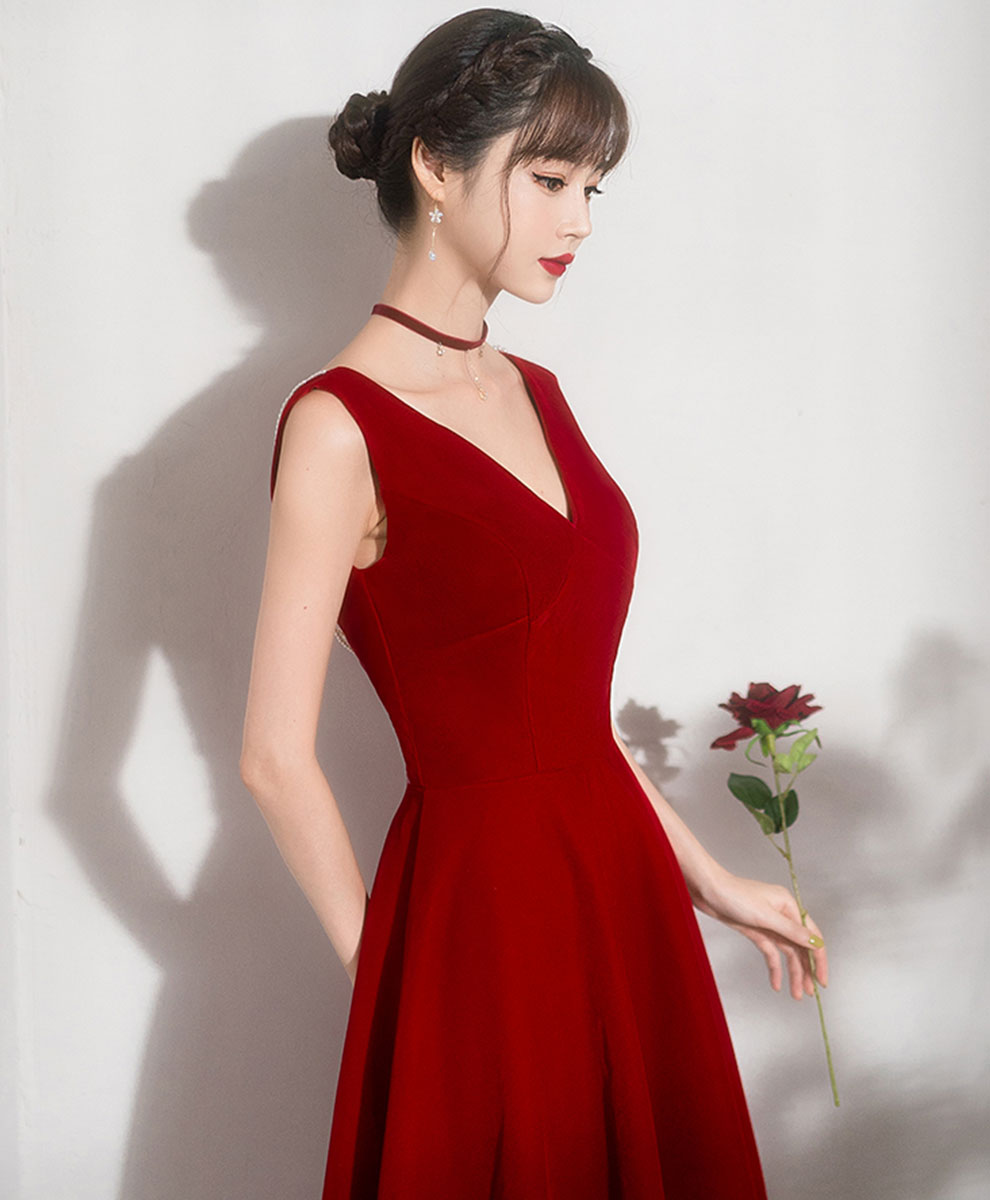 Elegant Burgundy V-Neck Short Prom Dress & Bridesmaid Dress - Perfect for Homecoming, Weddings, and Formal Events