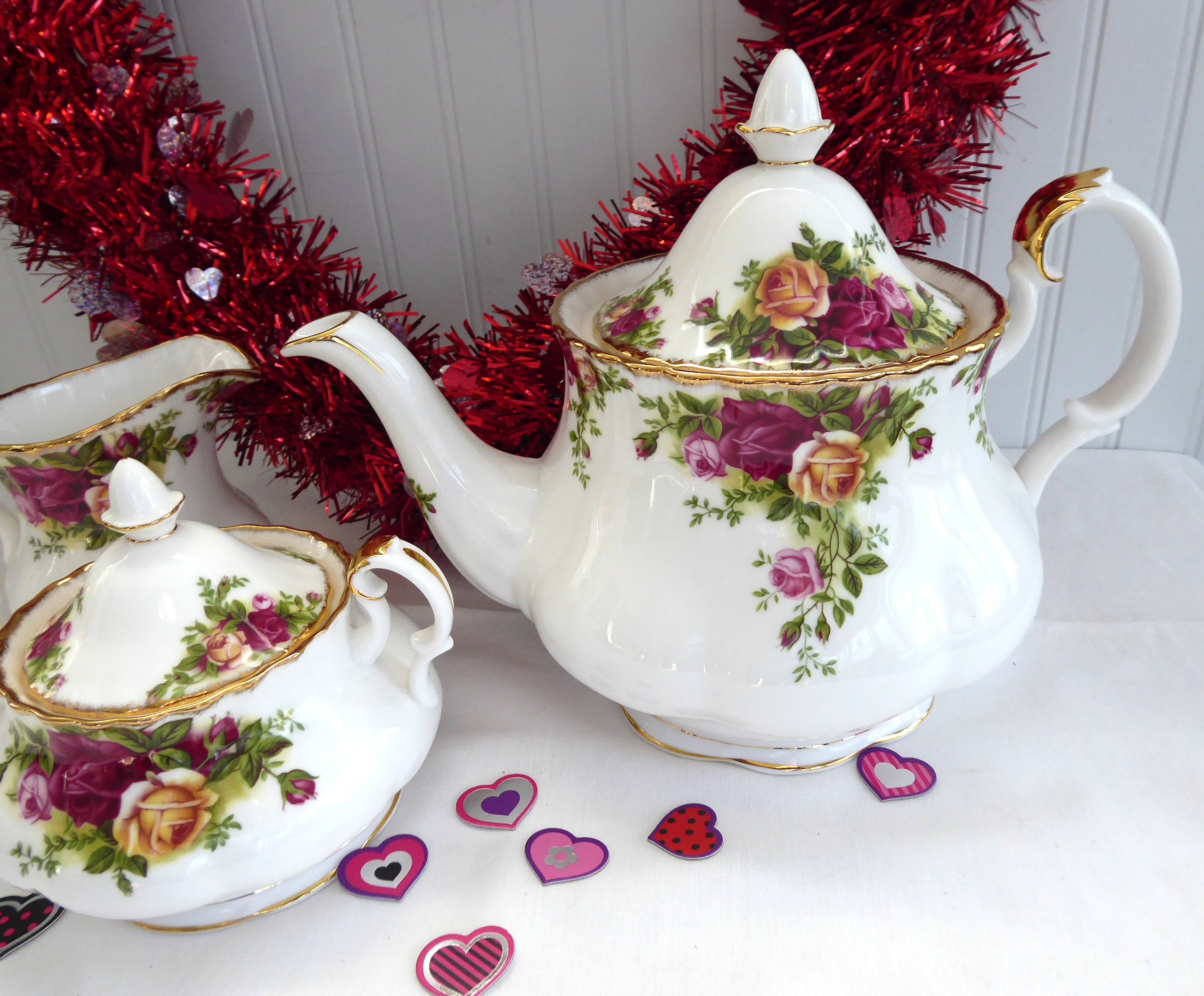 Vintage Royal Albert Old Country Roses Large Teapot - 48oz English Porcelain Teapot (1974-1992) | Perfect for Afternoon Tea, Bridal Showers & Collectible Display