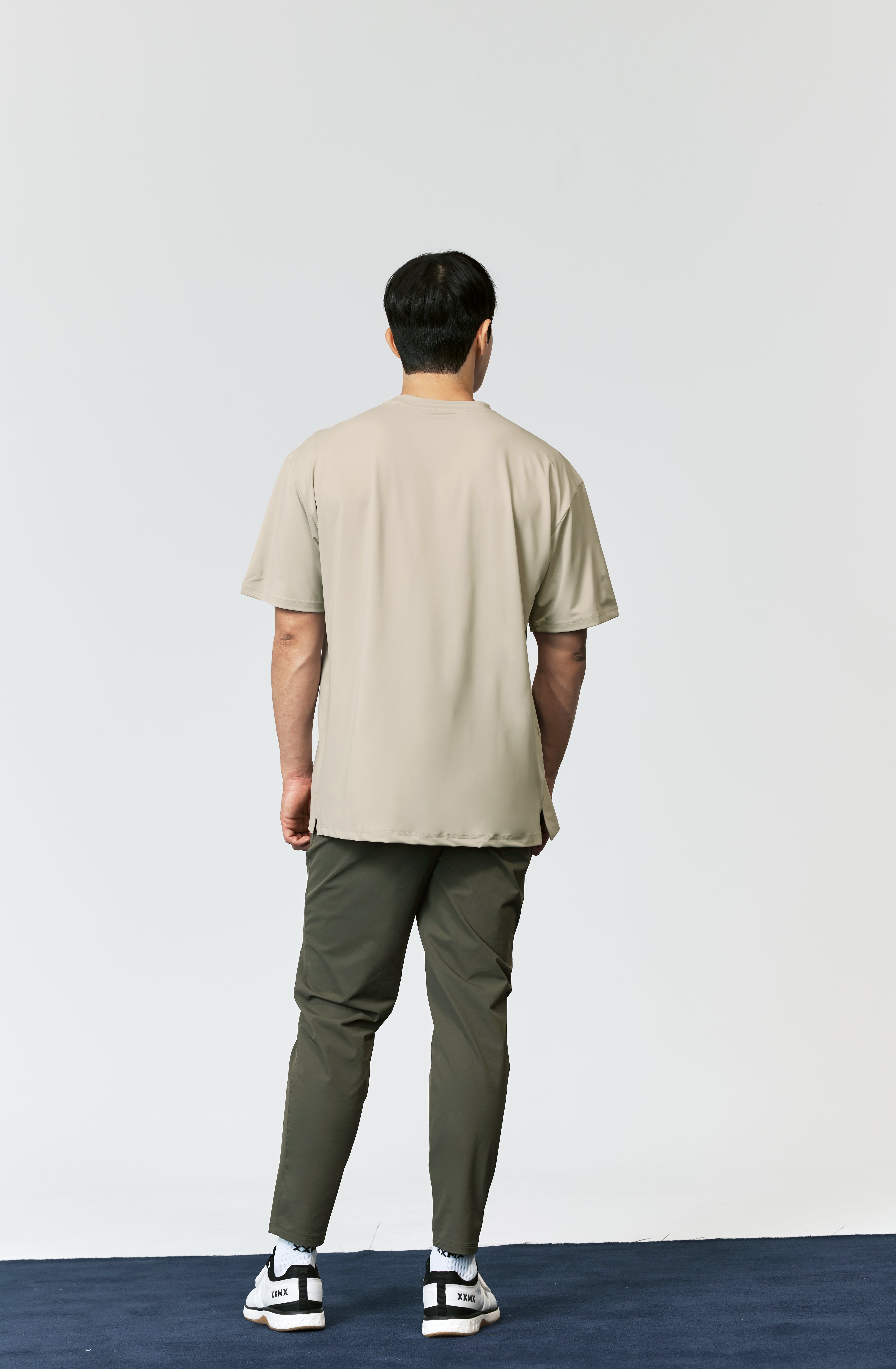 Men's Ice Feather Slim Fit Short Sleeve T-Shirt - Lightweight & Breathable Summer Casual Wear for Outdoor Activities