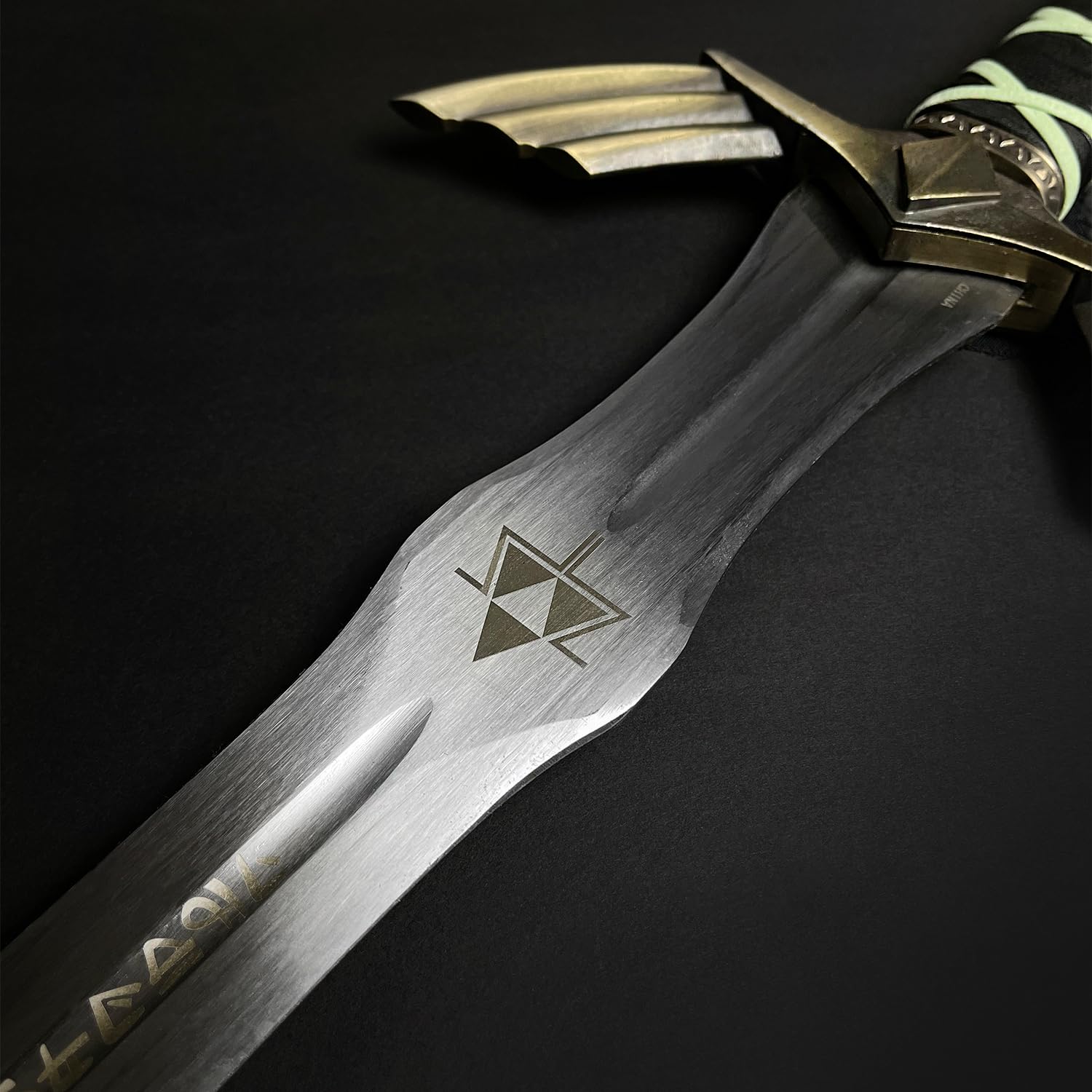 Legend Master Sword Skyward Limited Edition Deluxe with Black Belt - Authentic Replica Collectible for Cosplay, Display & Gifts | Perfect for Anime Fans, Sword Enthusiasts & Home Decor (14-Black-BKB)