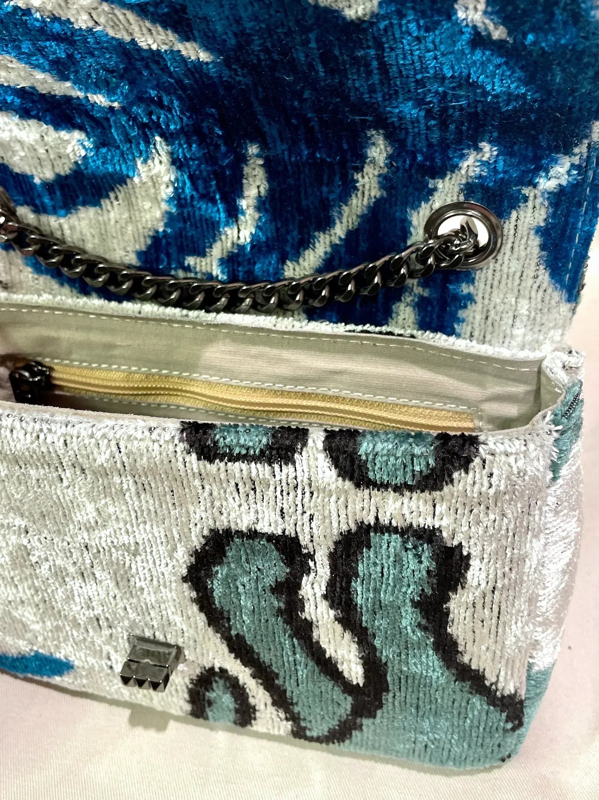 Stylish Ikat Coco Bag - Trendy Handwoven Beach Tote for Women | Perfect for Summer Vacations, Poolside Lounging & Boho Fashion Accessories