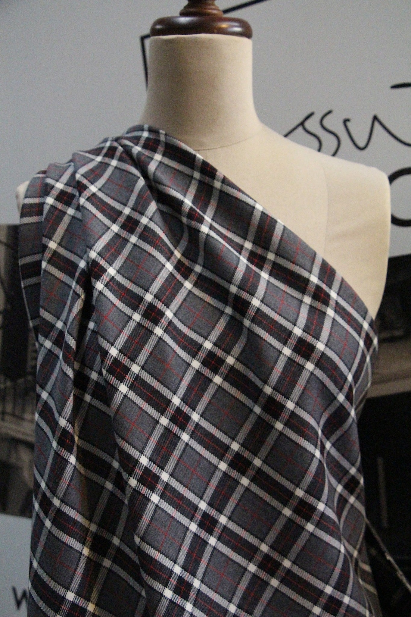 Busini Tartan Plaid Scarf - Soft & Warm Wool Blend Wrap for Women & Men - Perfect for Fall, Winter & Outdoor Activities