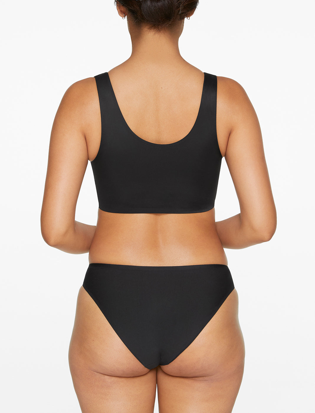 Wireless Comfort Bra with Smoothing Scoop Design - Perfect for Yoga, Workouts & Everyday Wear